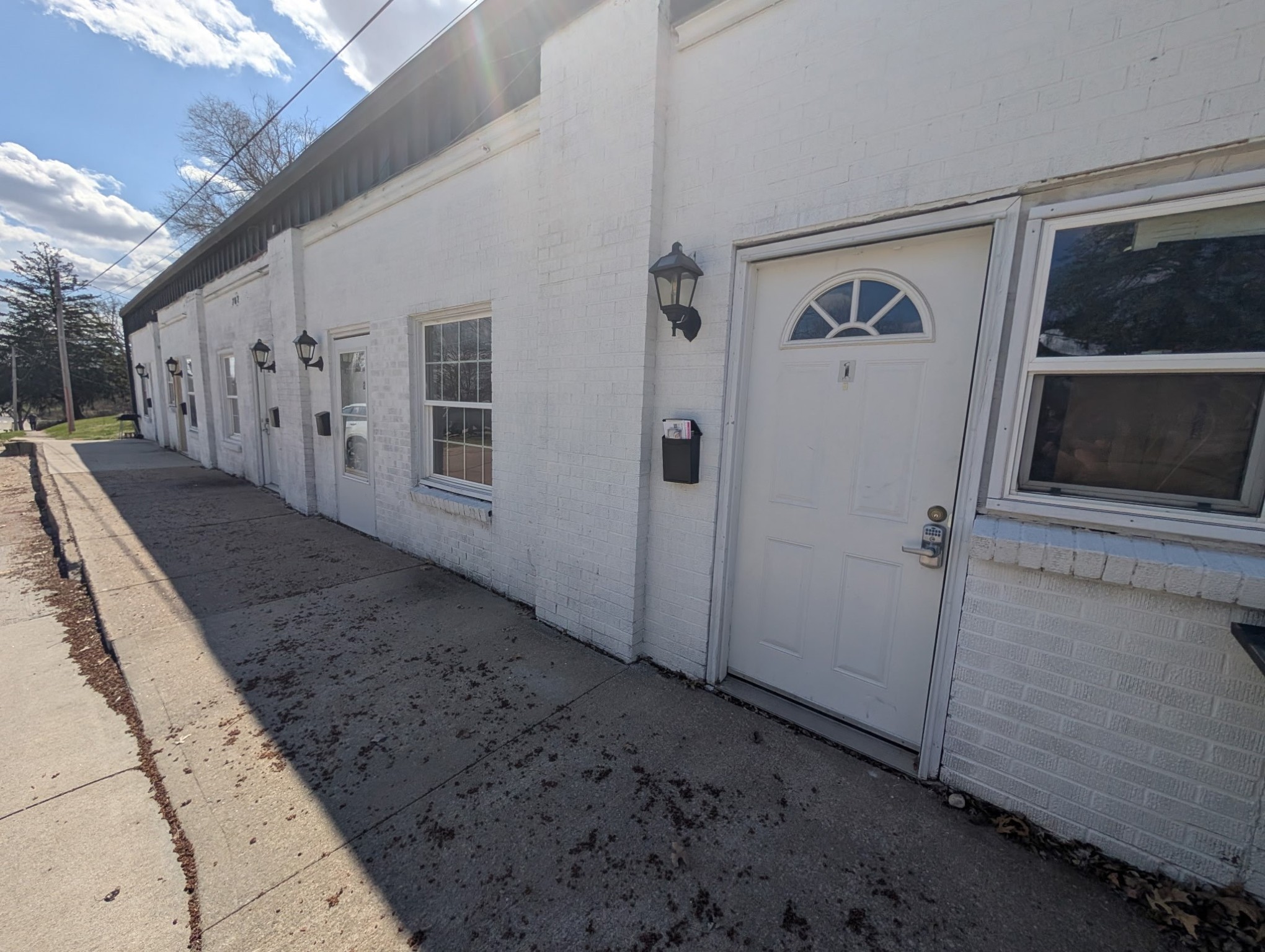 702 S Roche Street Property Photo