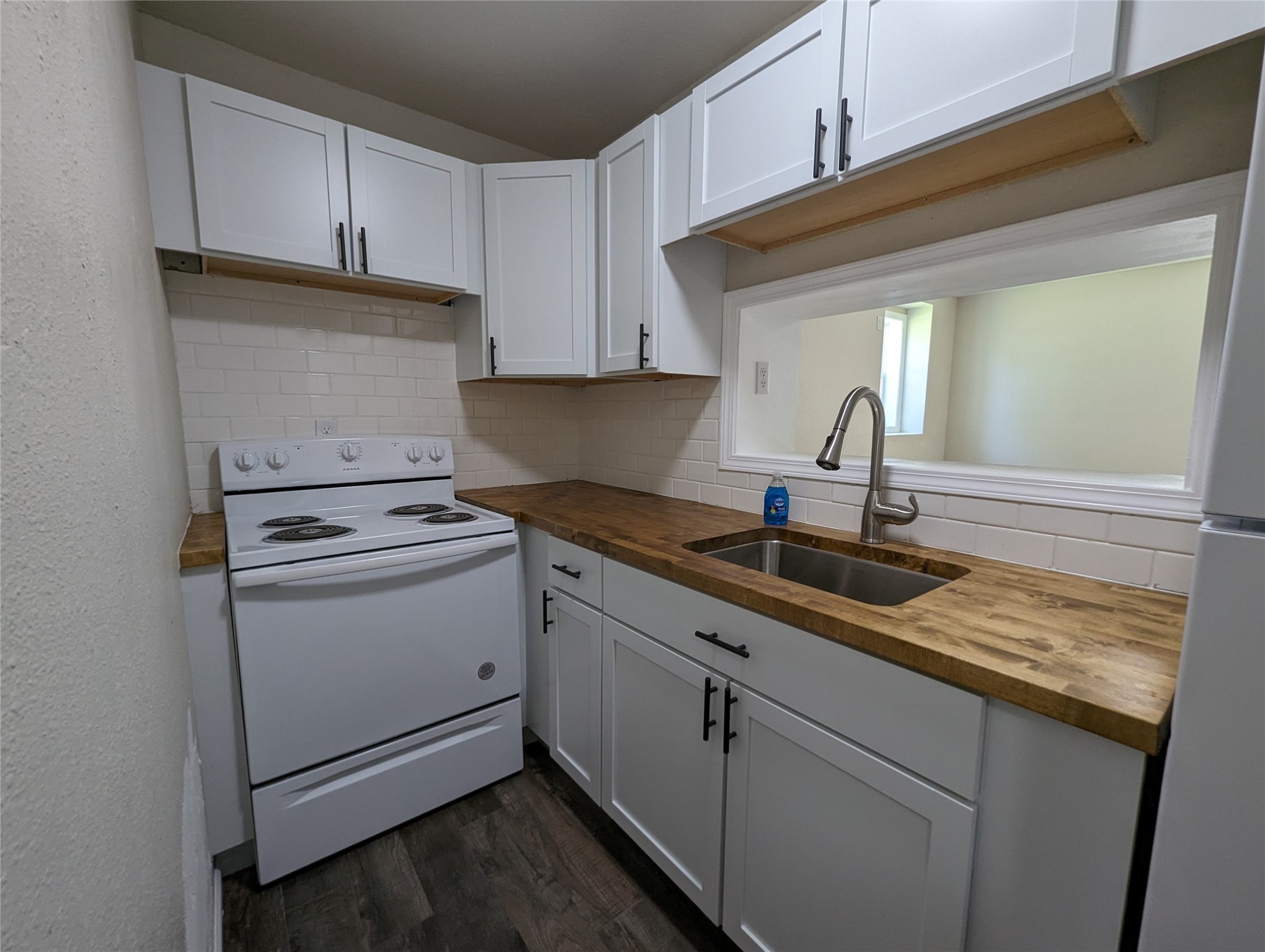 702 S Roche Street Property Photo 6