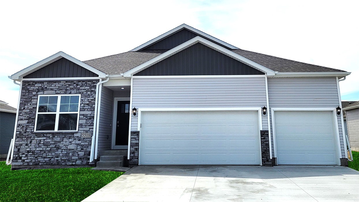 2807 Nw Cedarwood Drive Property Photo
