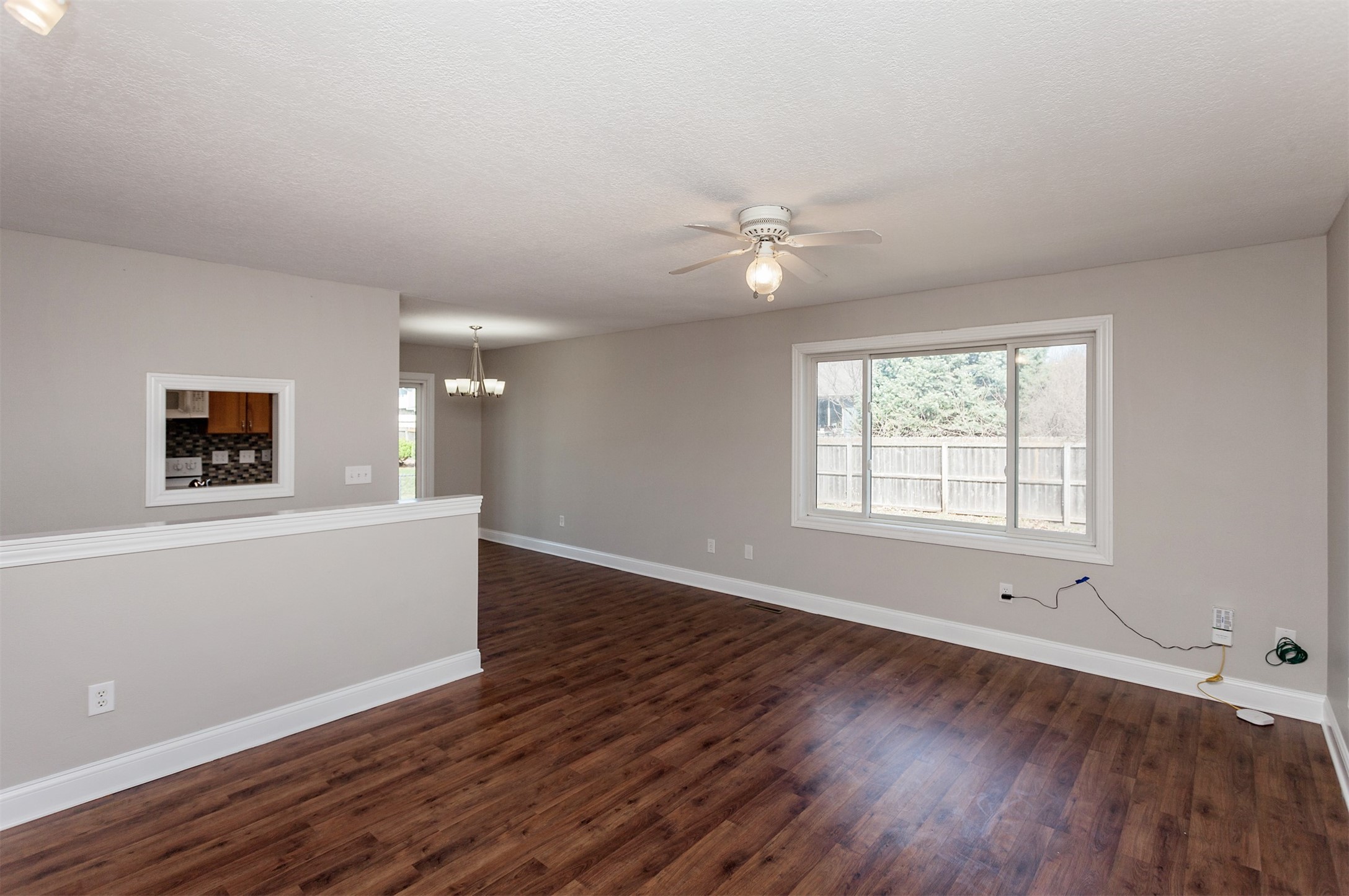 411 Opal Circle 413 Property Photo 8