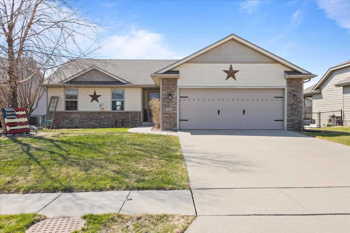 306 Nw Mils Drive Property Photo