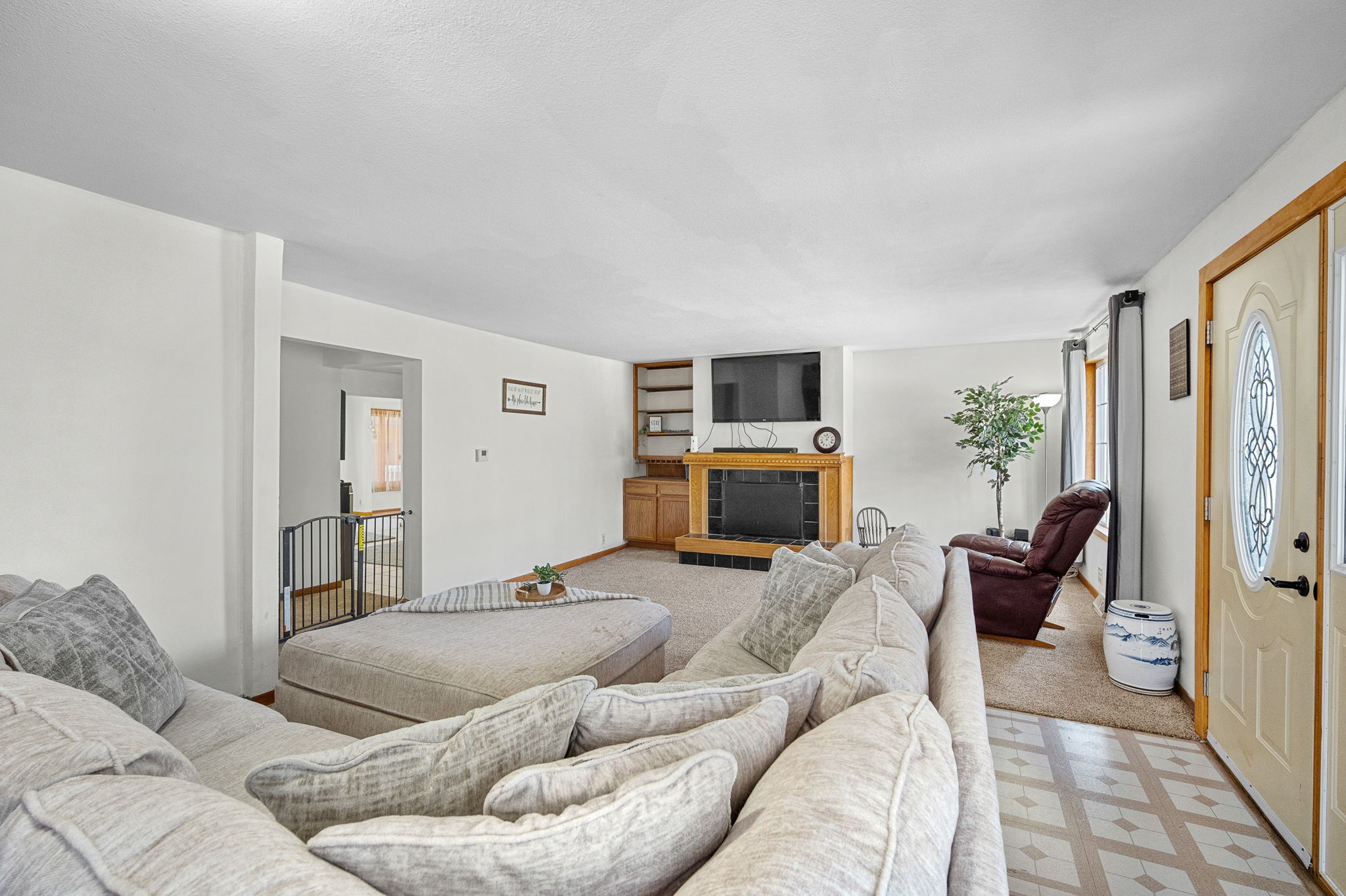 400 Center Avenue S Property Photo