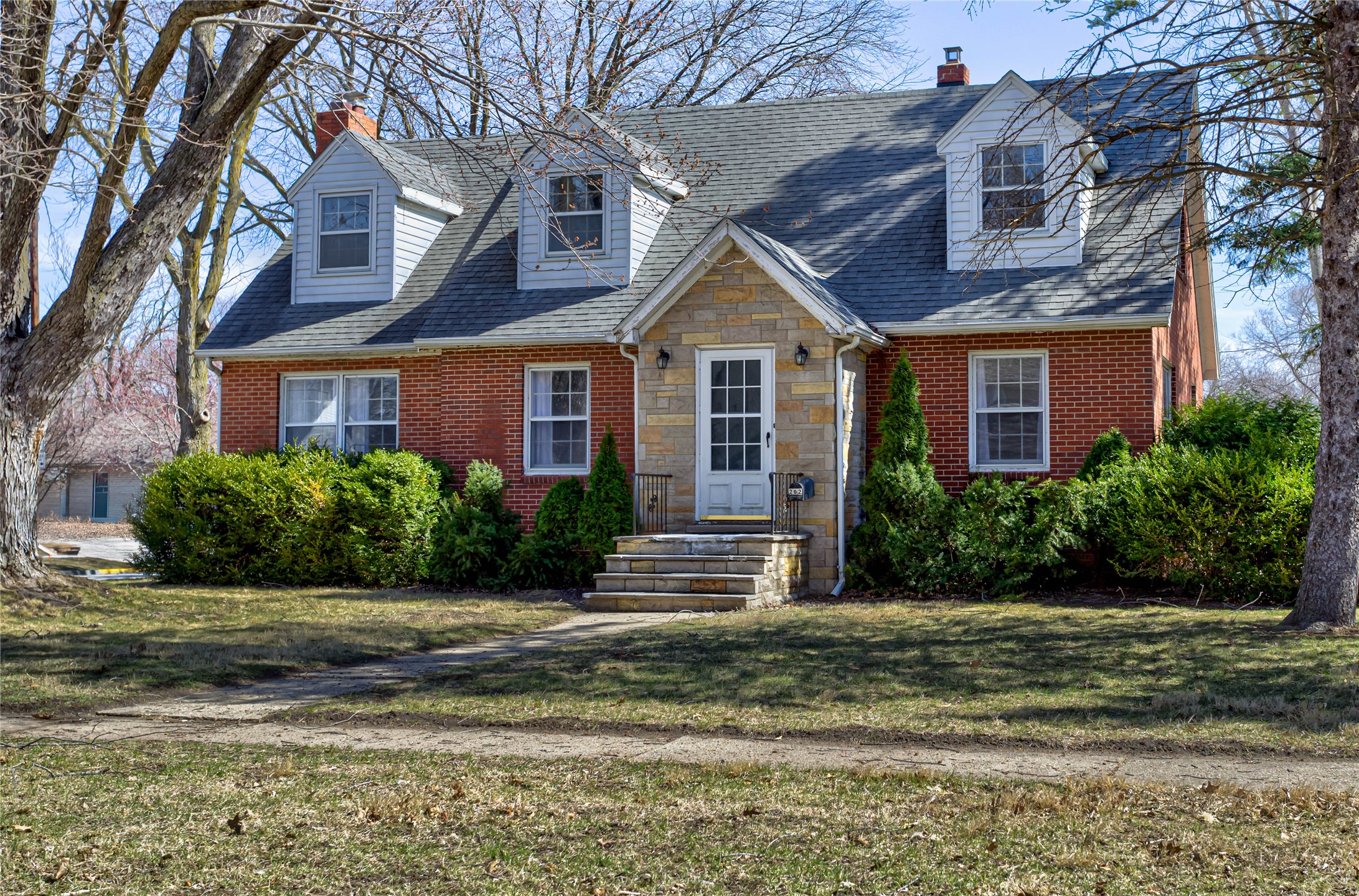 202 S Hazel Avenue Property Photo