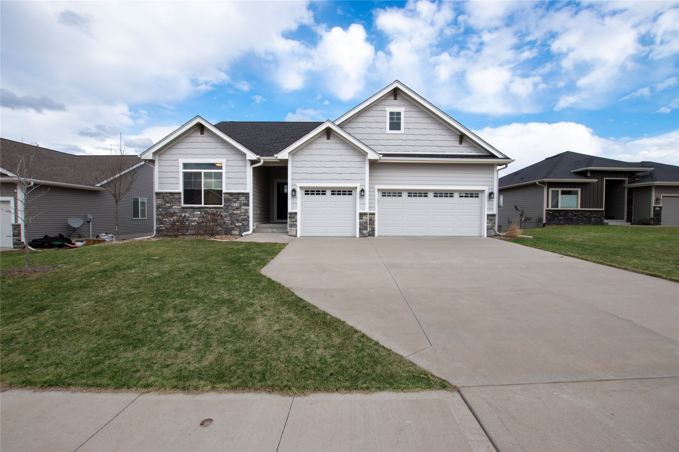 911 Nw Ridgeline Court Property Photo