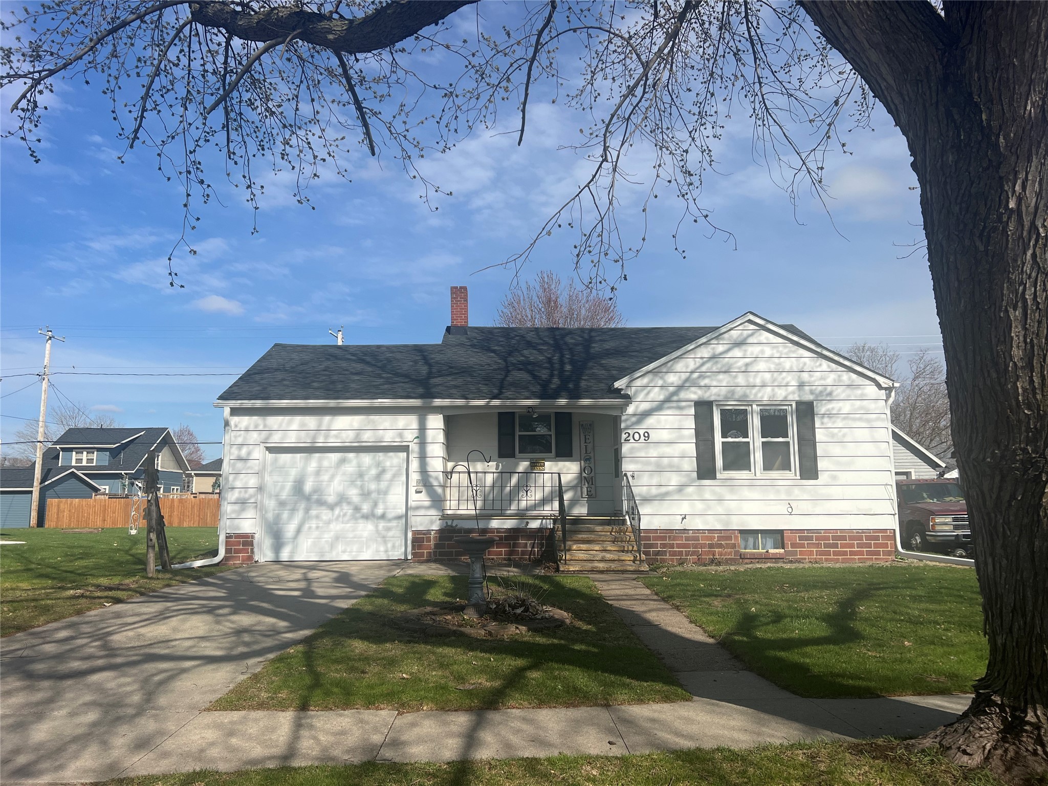 209 S Main Street S Property Photo