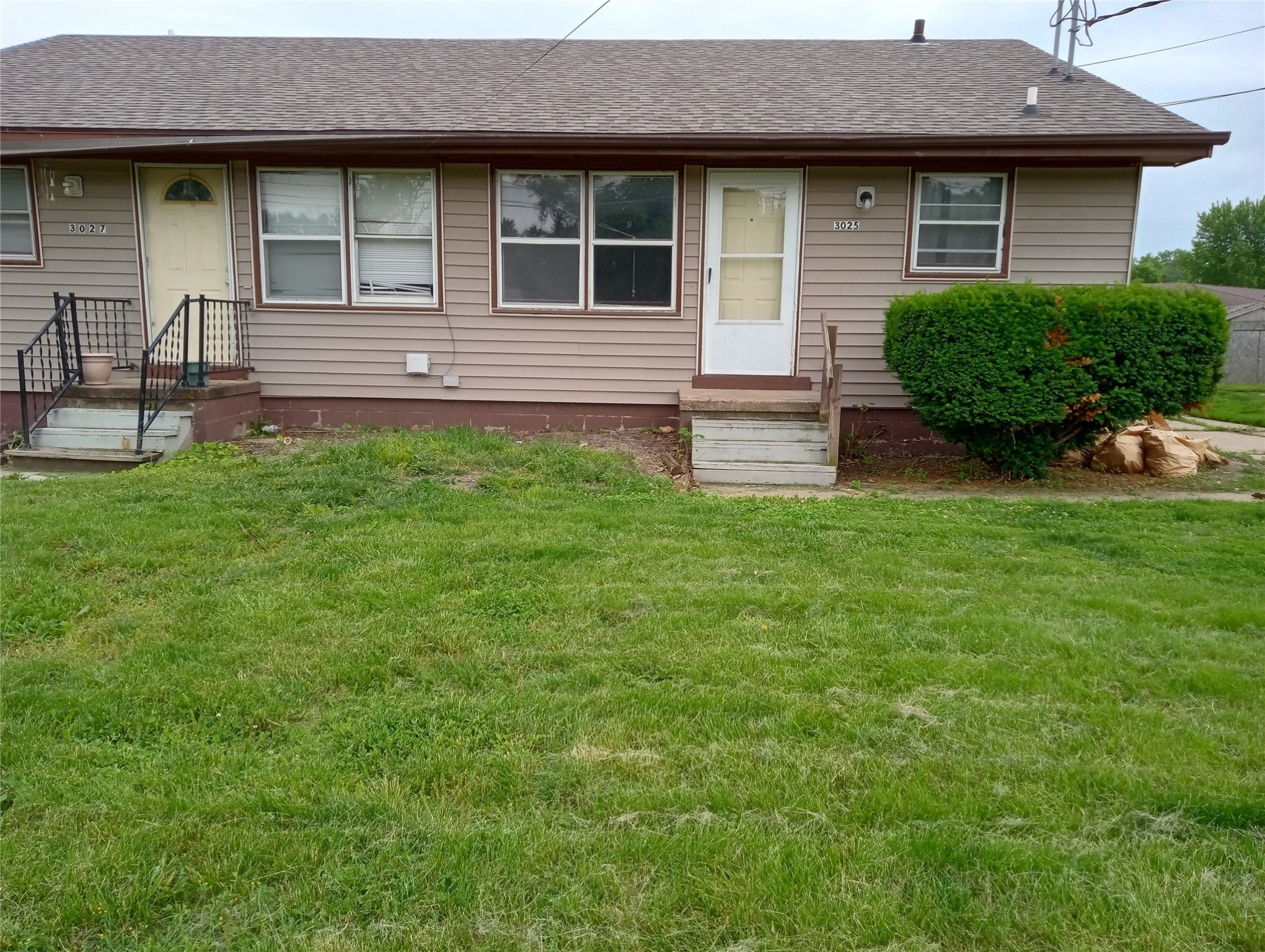 3025 E Douglas Avenue Property Photo 1