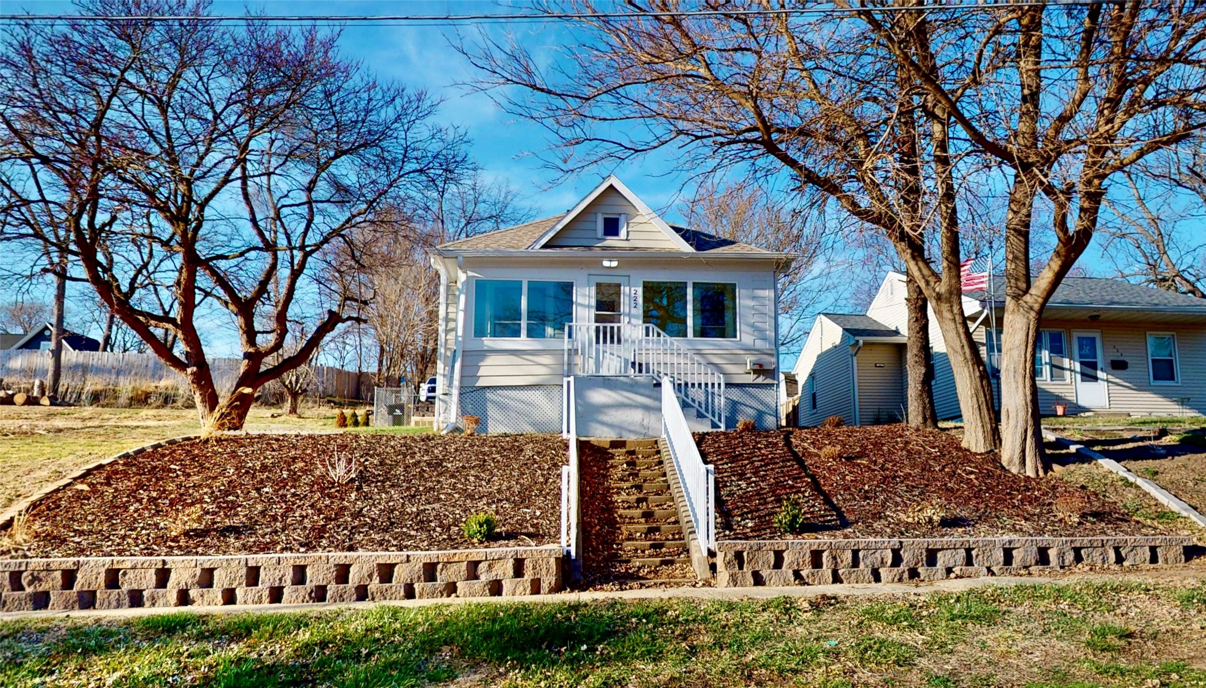 222 E Broadway Street Property Photo
