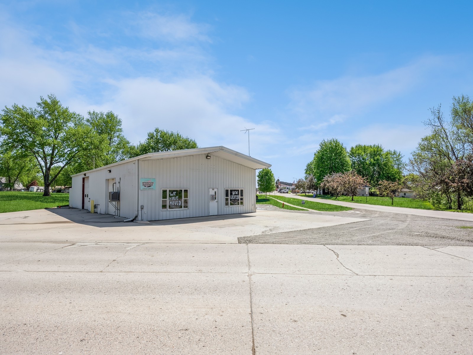 323 Main Street Property Photo