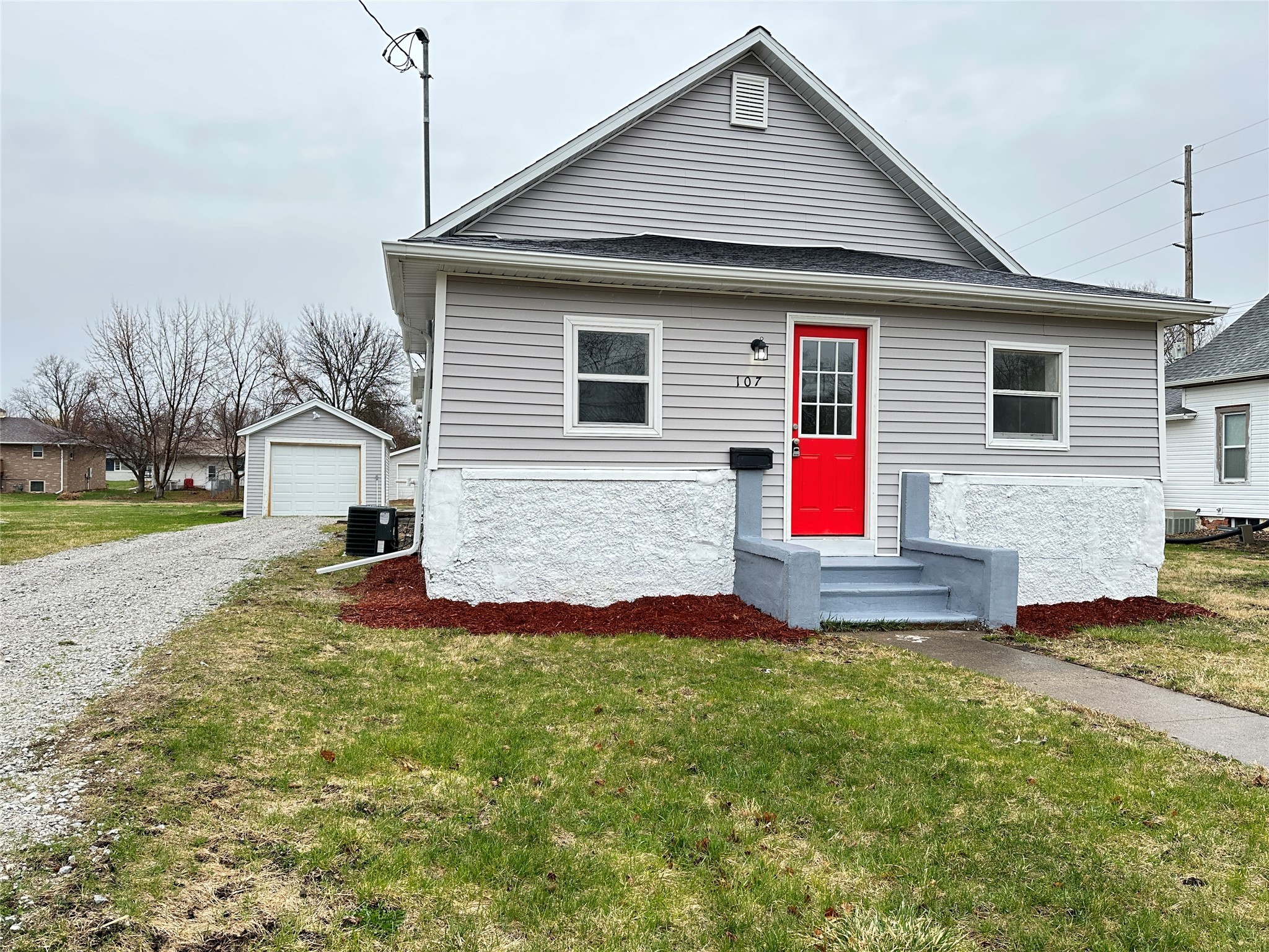 107 W Sycamore Street Property Photo