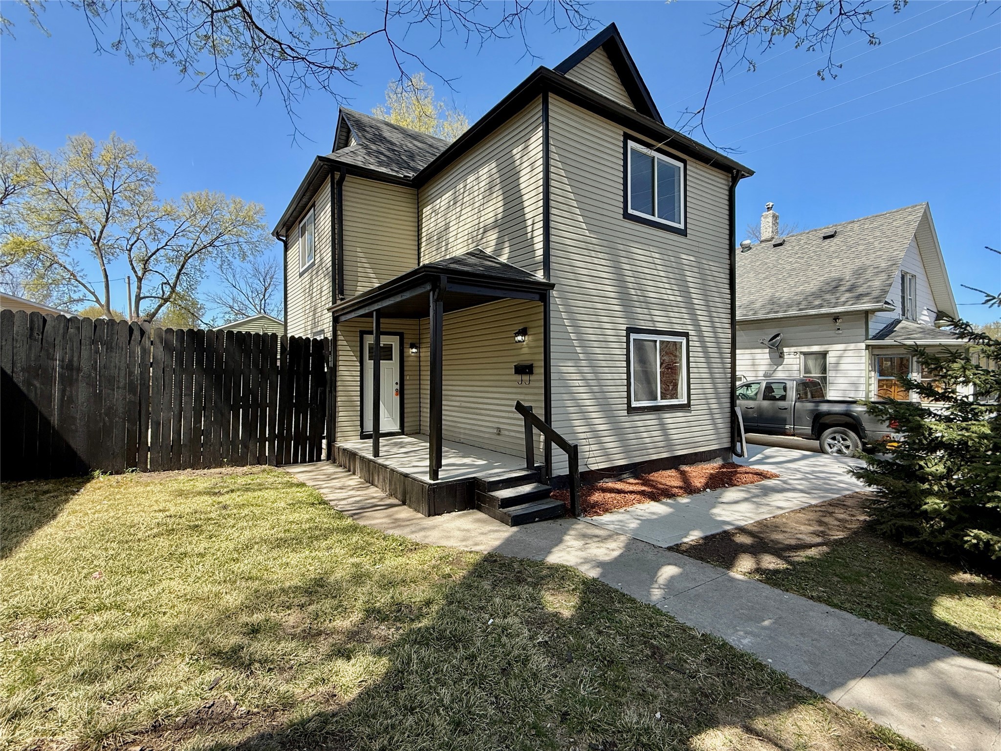 1368 E 13th Street Property Photo