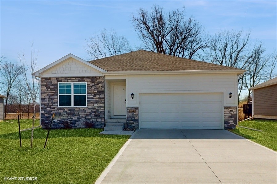 94 Dakota Circle Property Photo