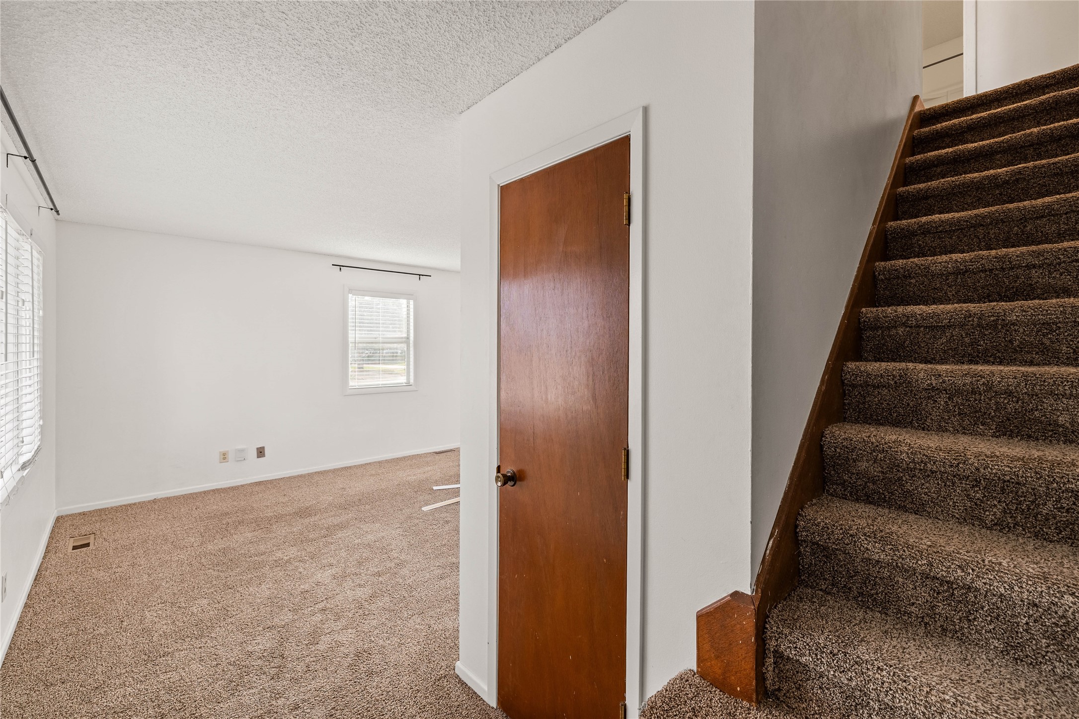721 Ne 6th Street Property Photo 3