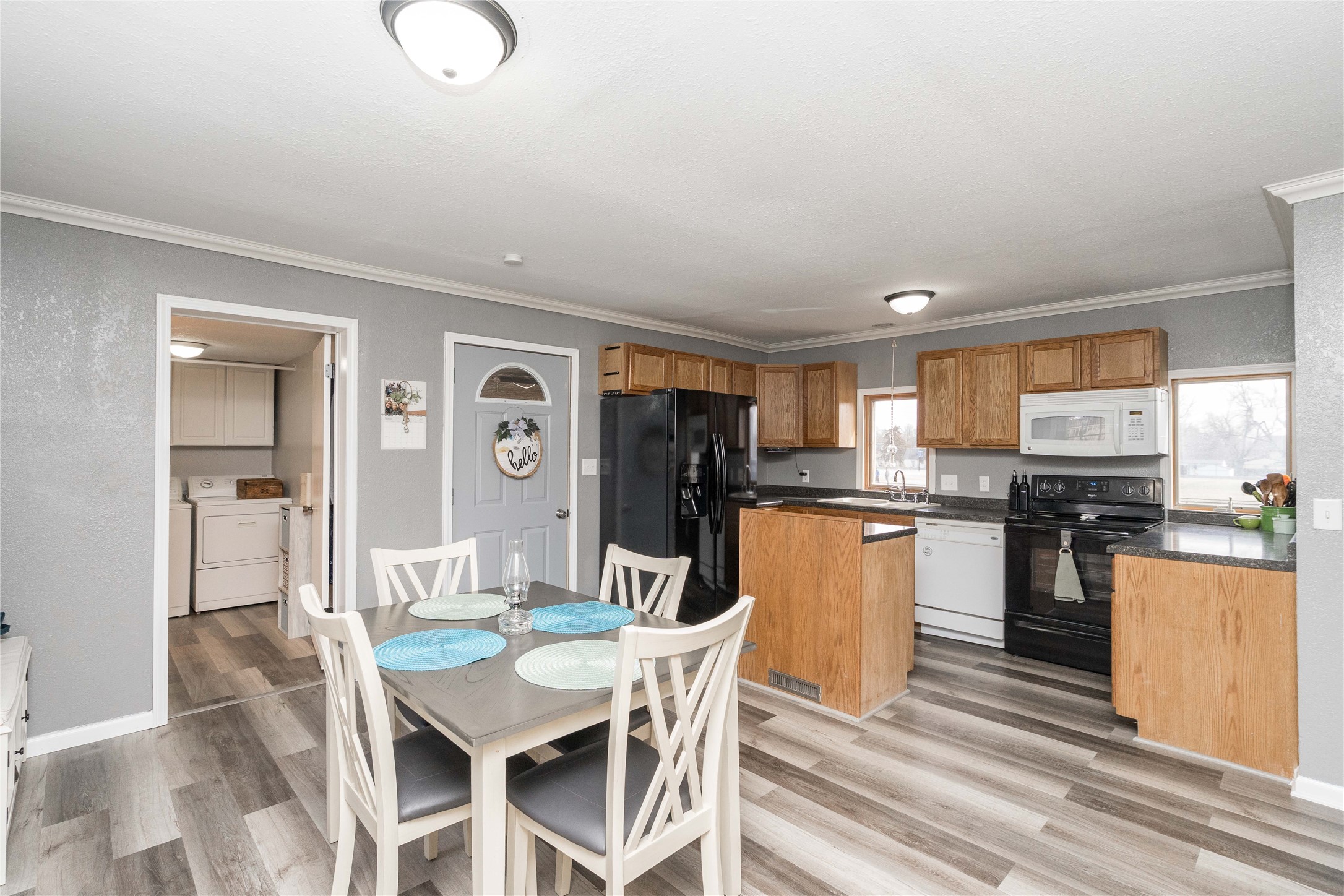 401 Ashford Street Property Photo