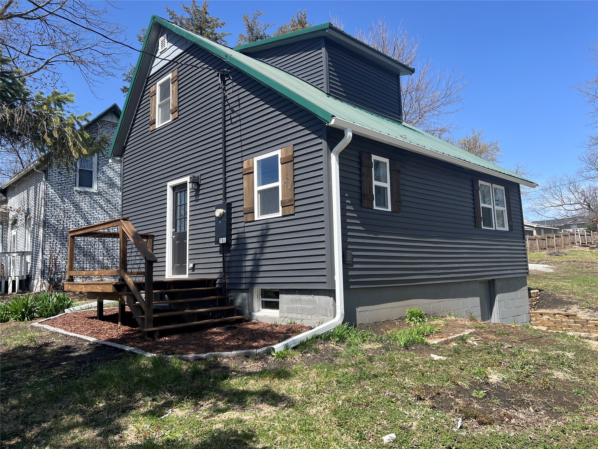 701 W Madison Street Property Photo