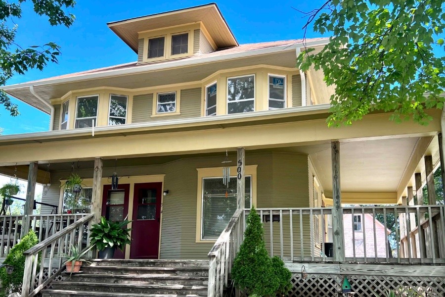 500 1st Avenue W Property Photo
