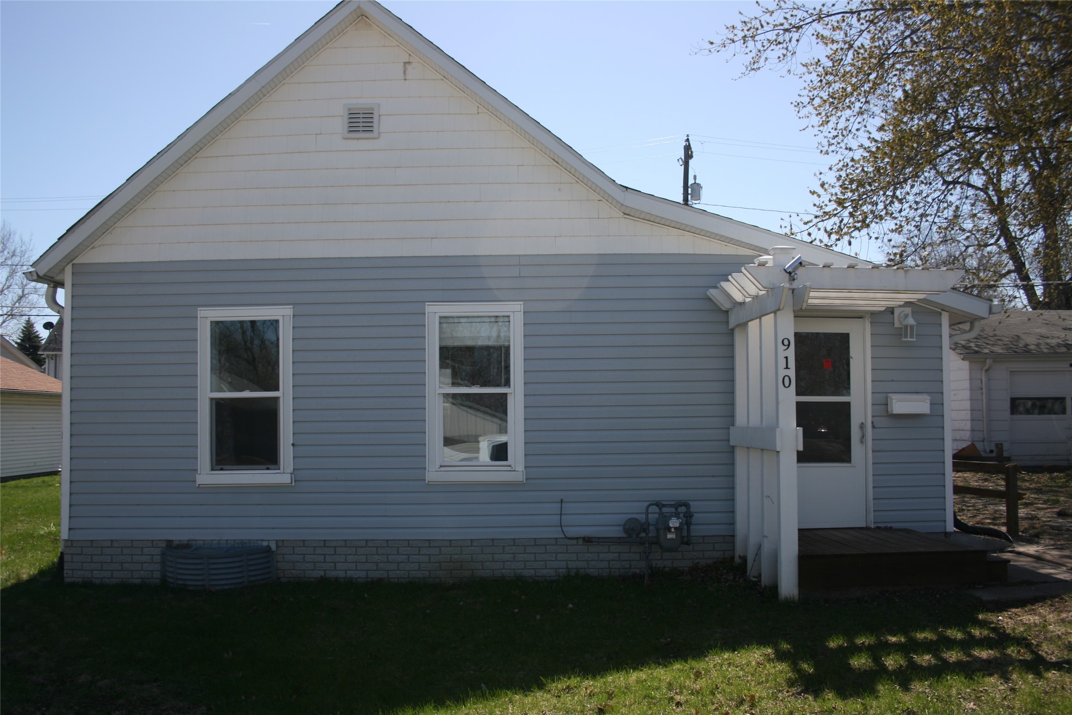 910 E Marion Street Property Photo