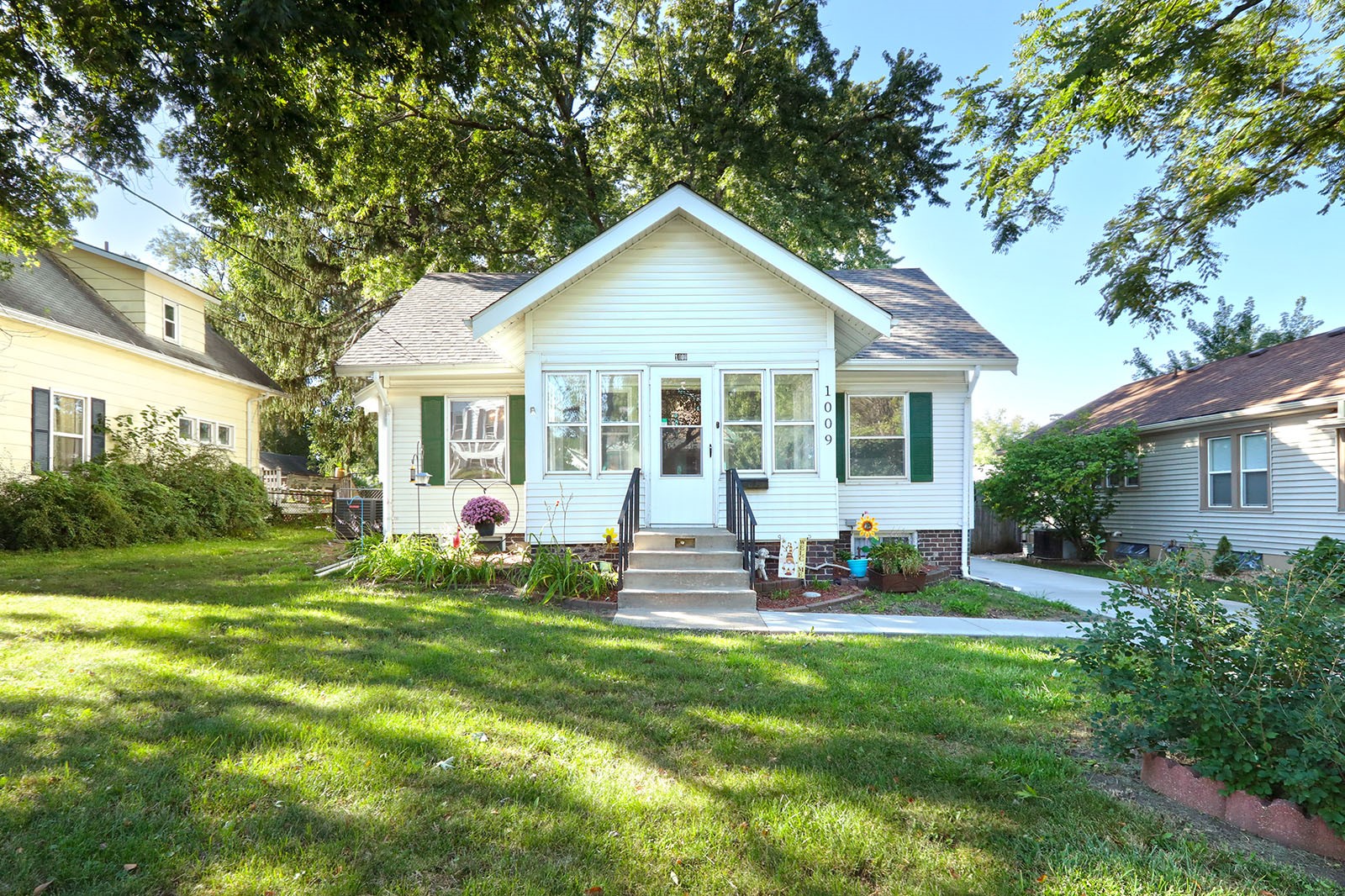 1009 E Sheridan Avenue Property Photo