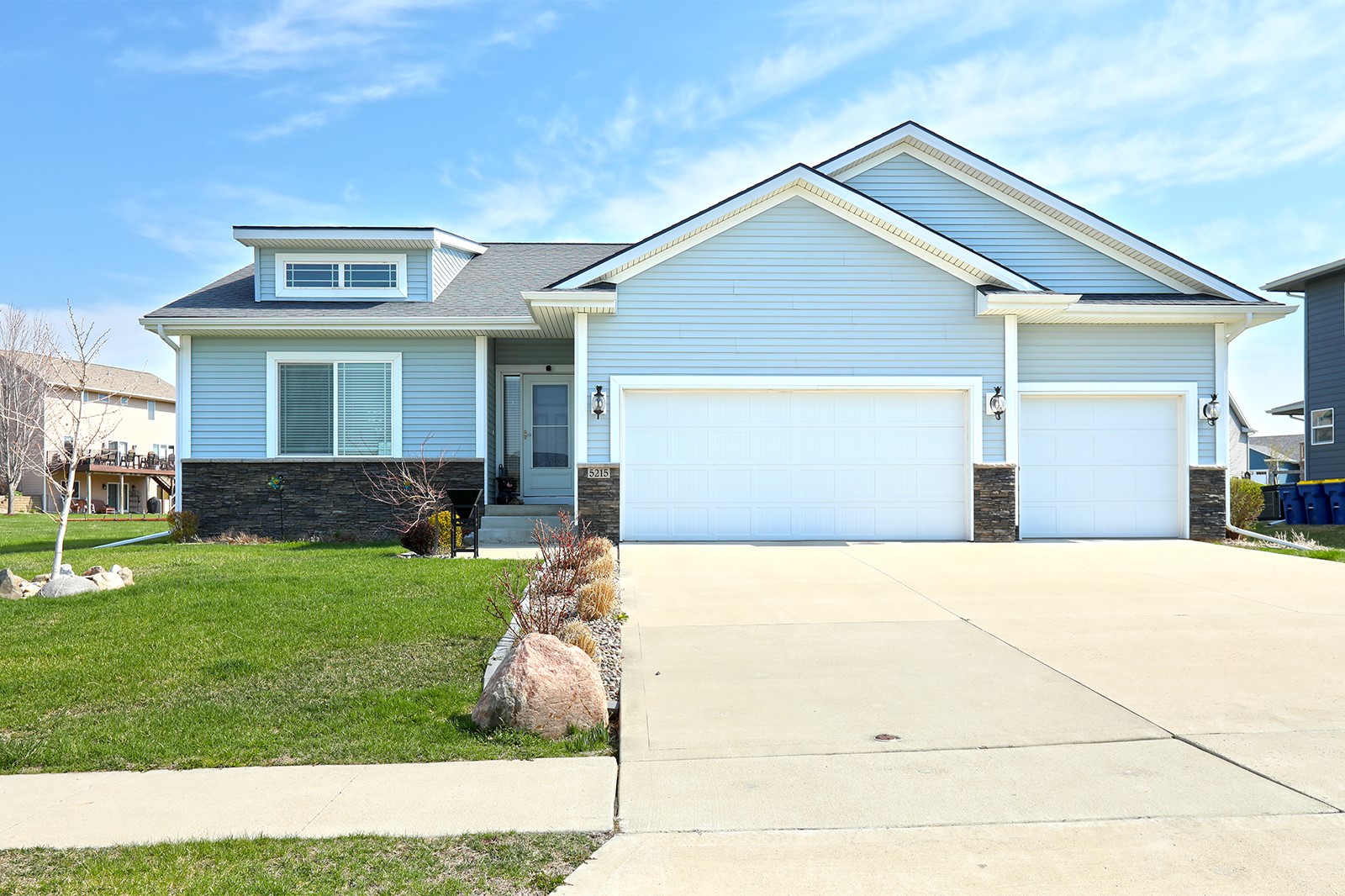 5215 Bulldog Avenue Property Photo