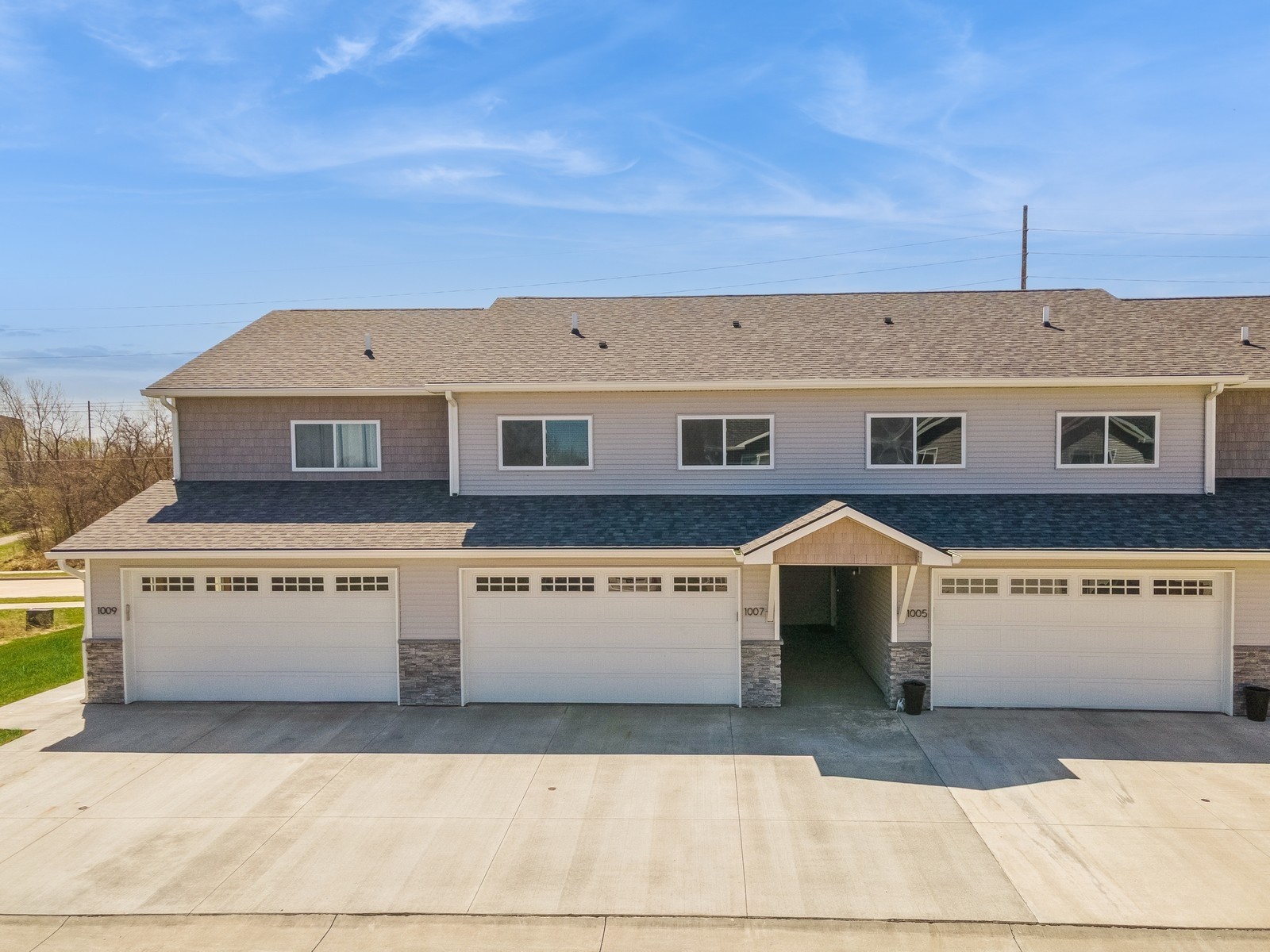 1007 Summerset Place Property Photo