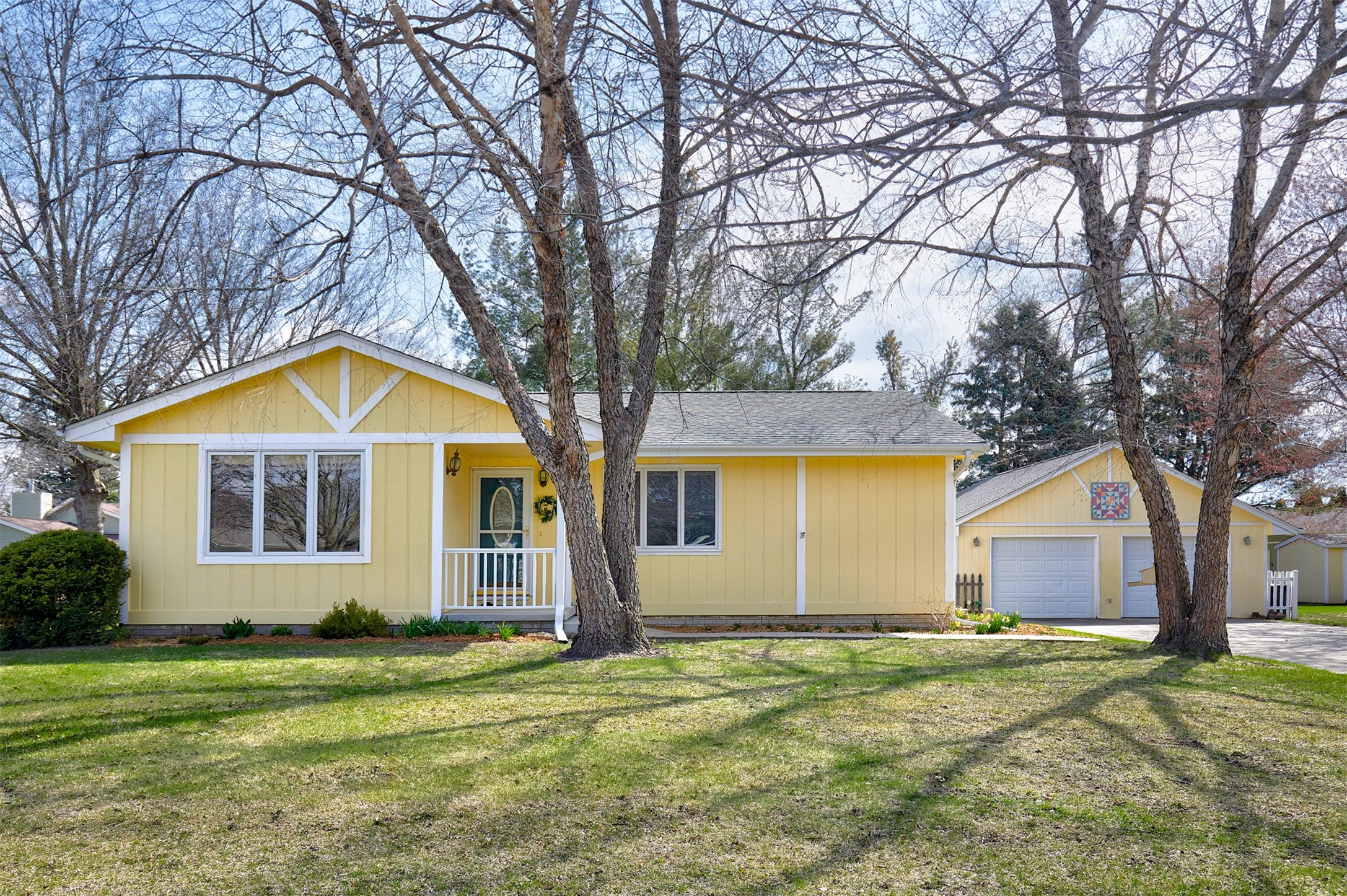 420 Ne Cedar Avenue Property Photo