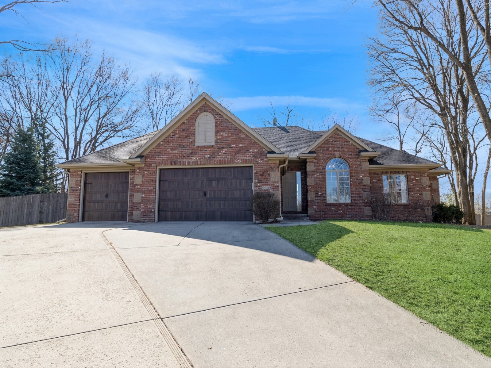 14358 Forest Court Property Photo