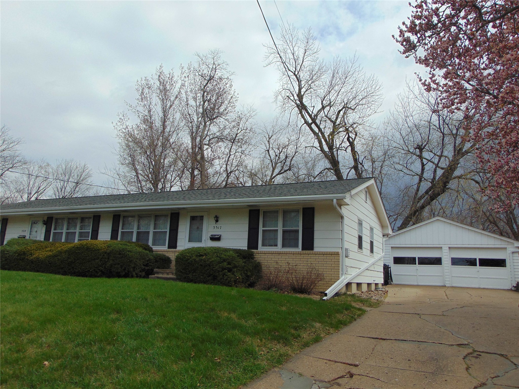 3317 48th Street Property Photo 2