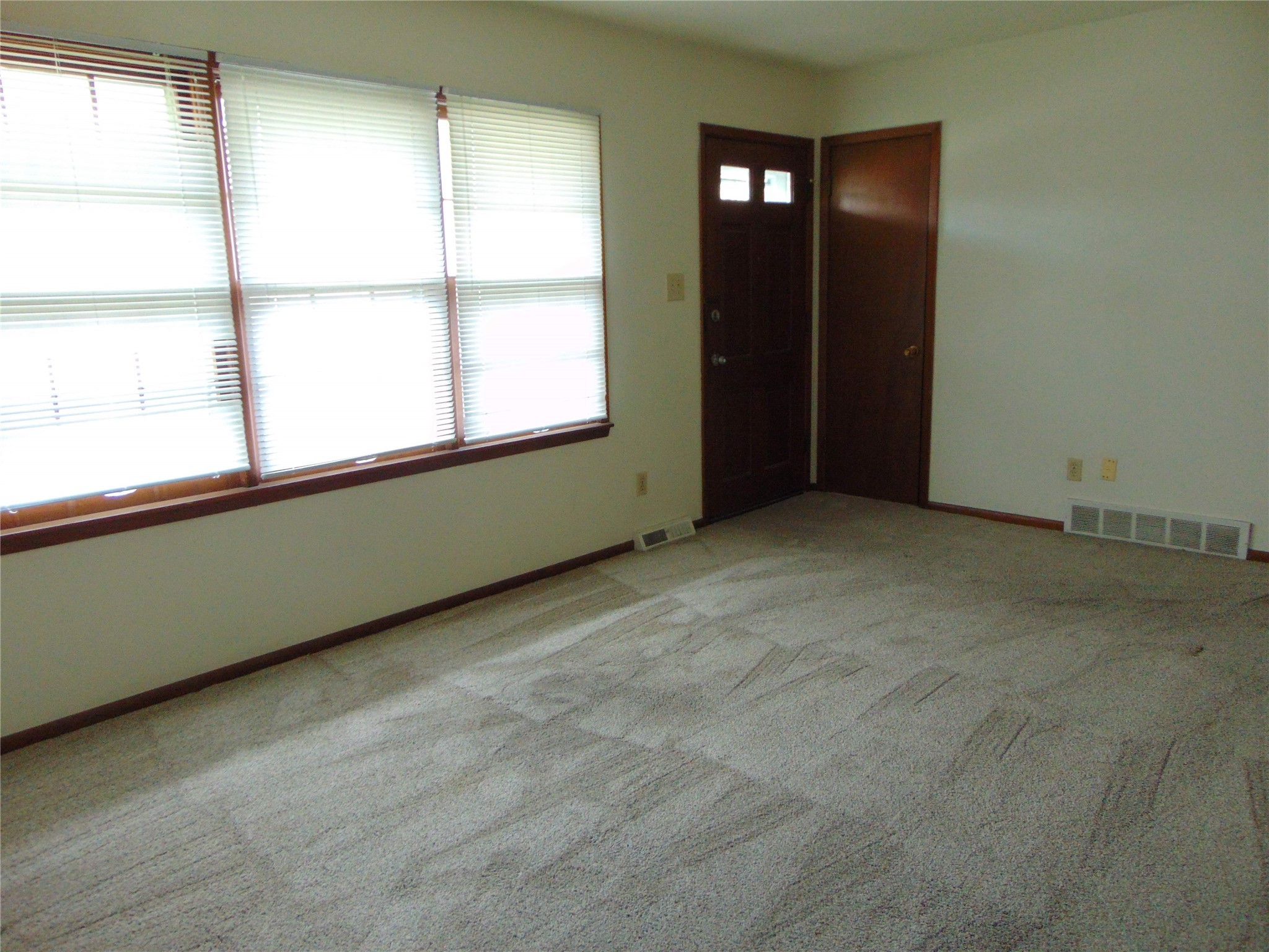 3317 48th Street Property Photo 5