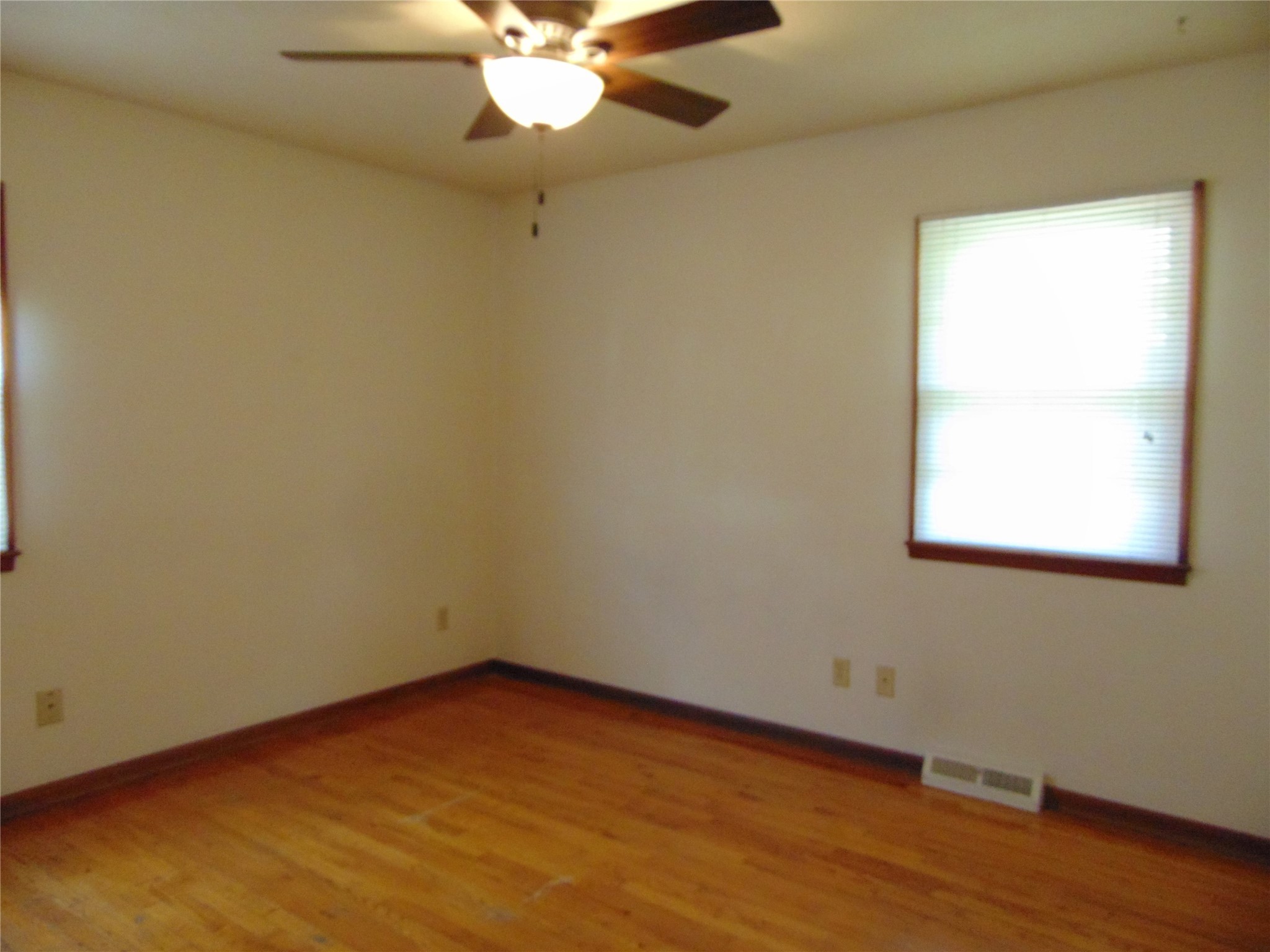 3317 48th Street Property Photo 9