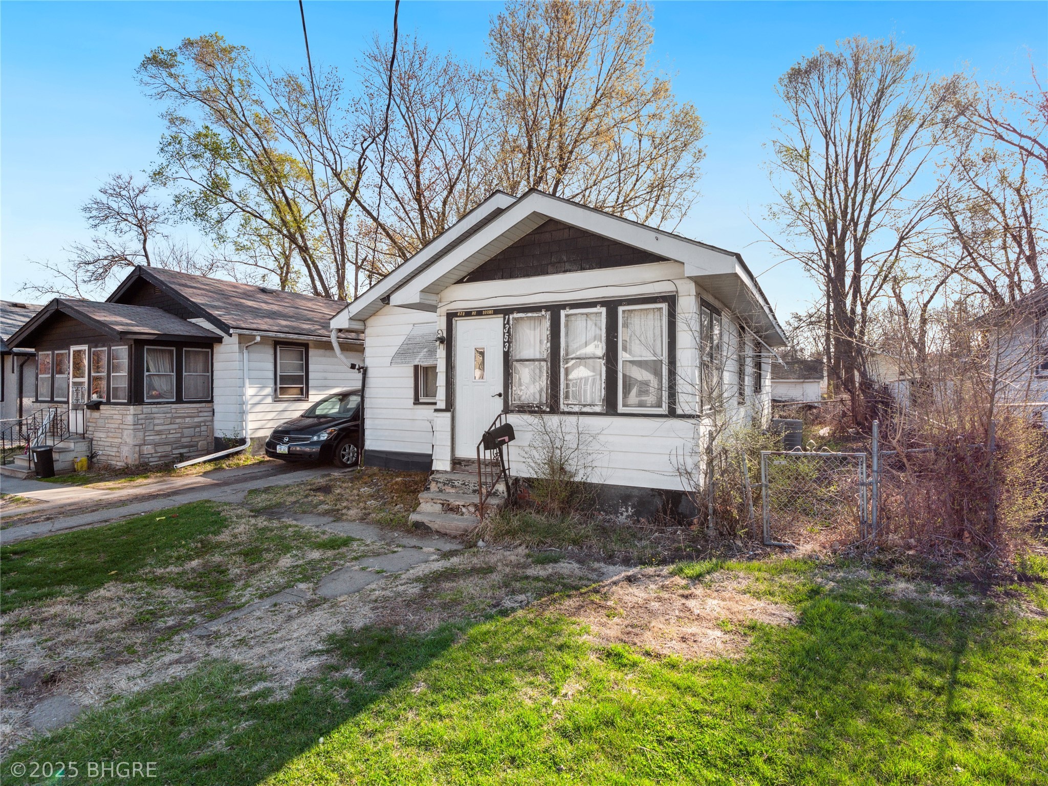 1353 E 15th Street Property Photo