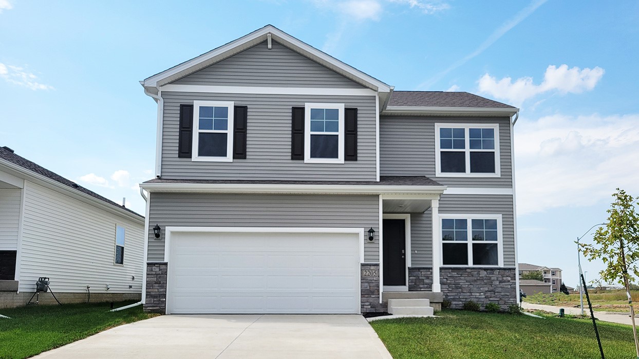 2205 N Summercrest Street Property Photo 1