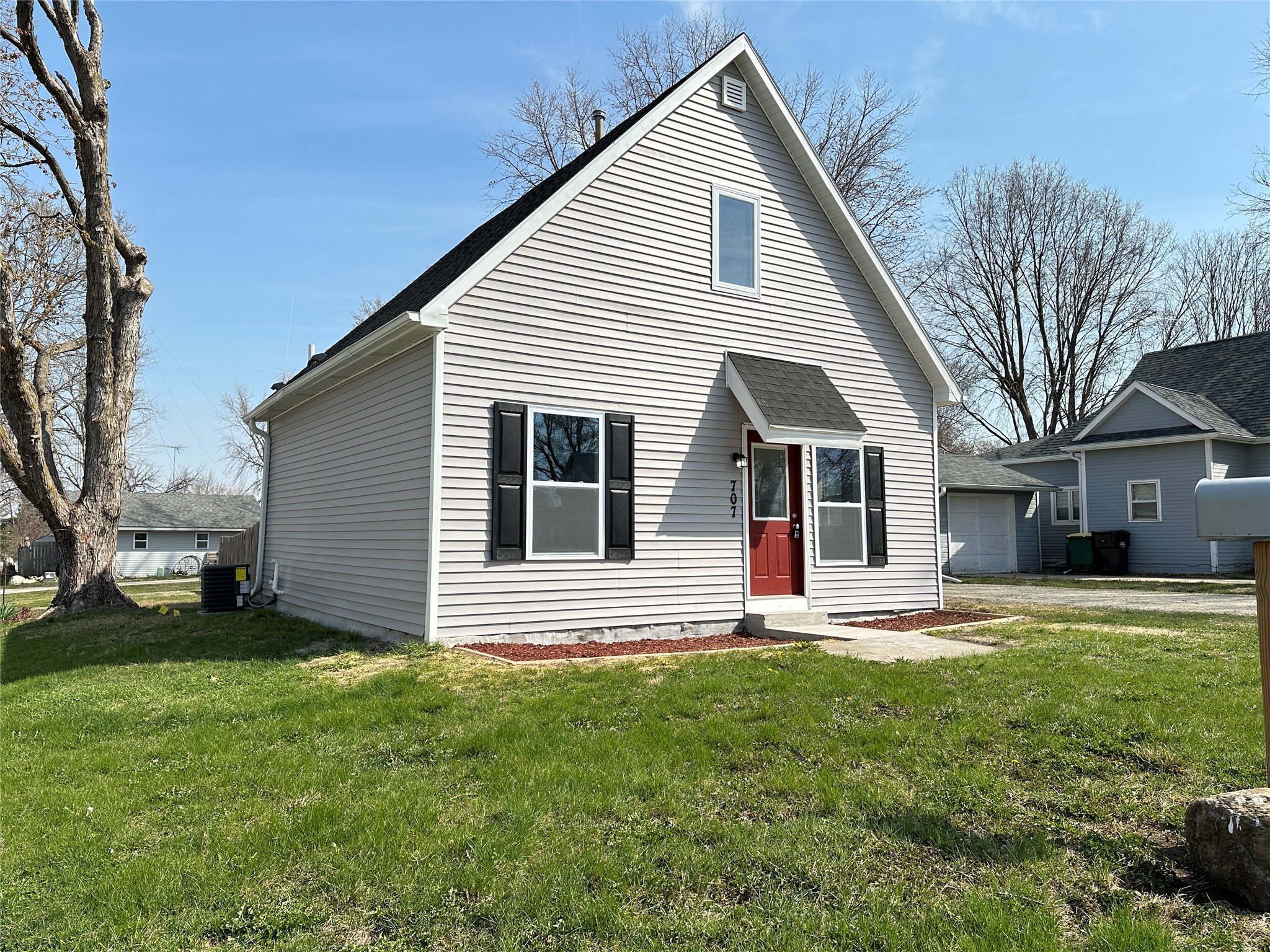 707 E Buchanan Street Property Photo