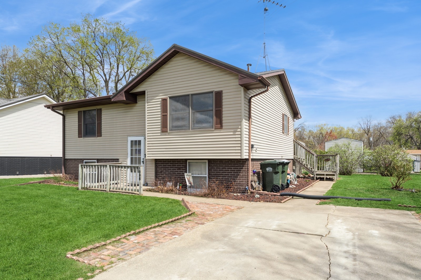 Oskaloosa Real Estate Listings Main Image