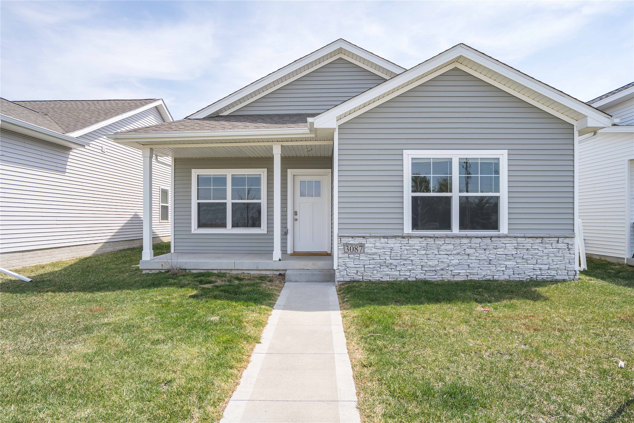 3087 Nw Irvinedale Drive Property Photo 1