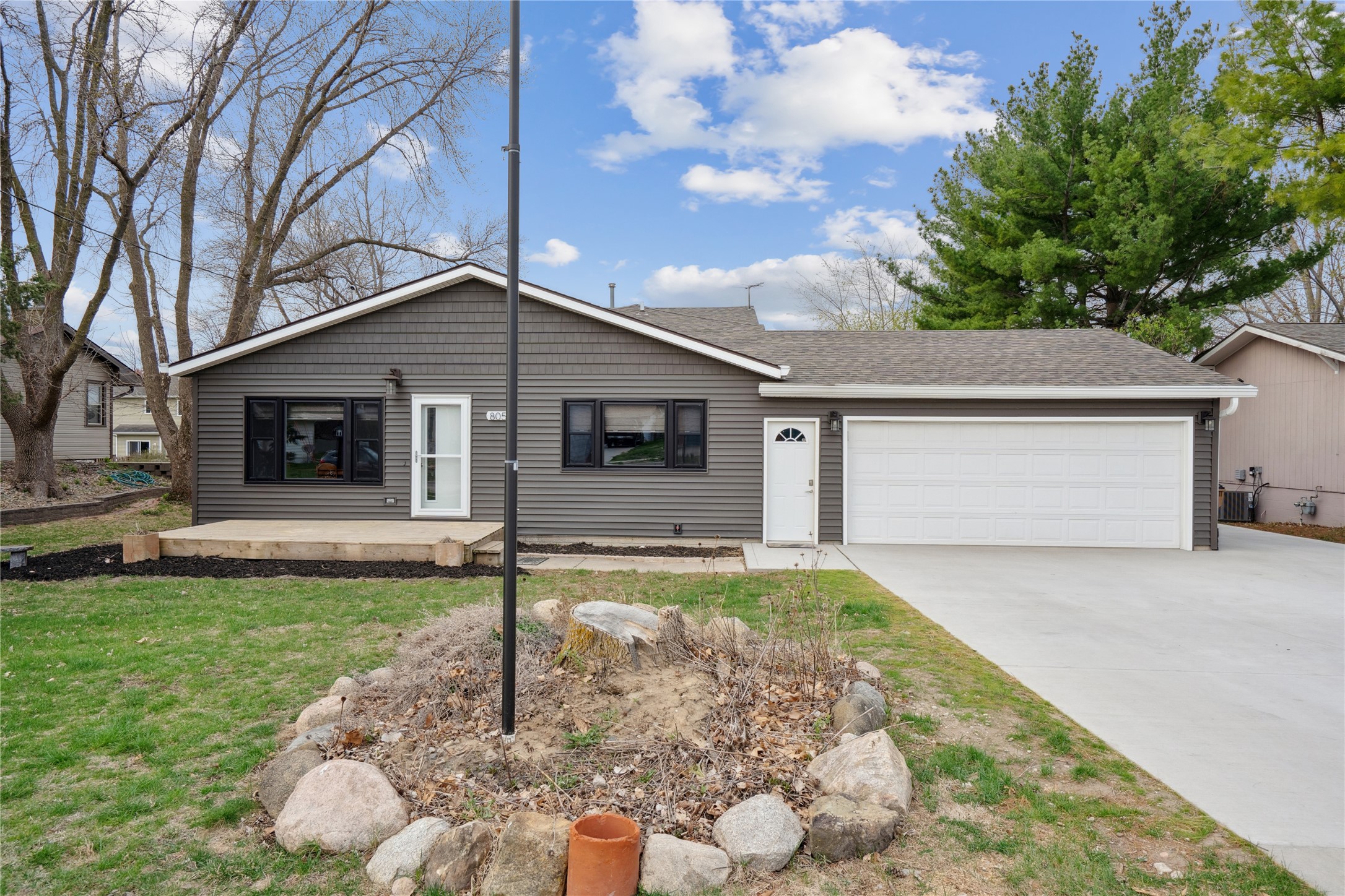 805 Davis Street Property Photo