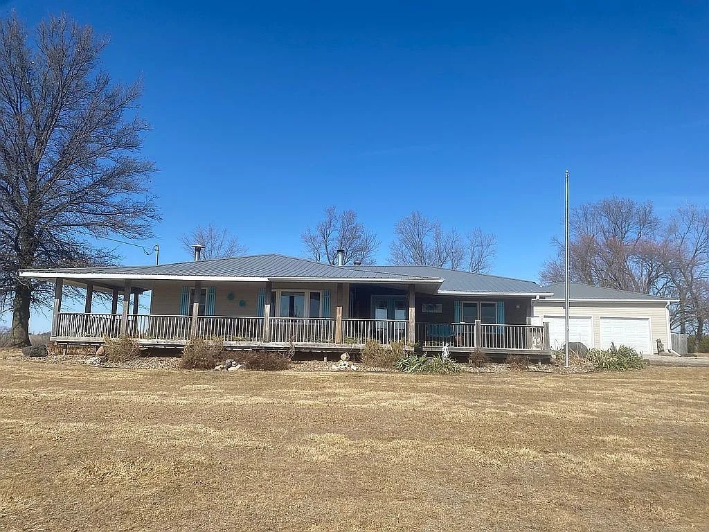 2822 S 44th Avenue E Property Photo