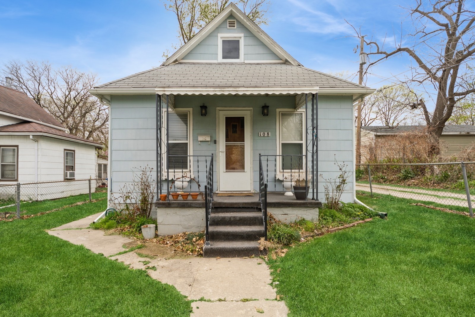 108 E 15th Street Property Photo