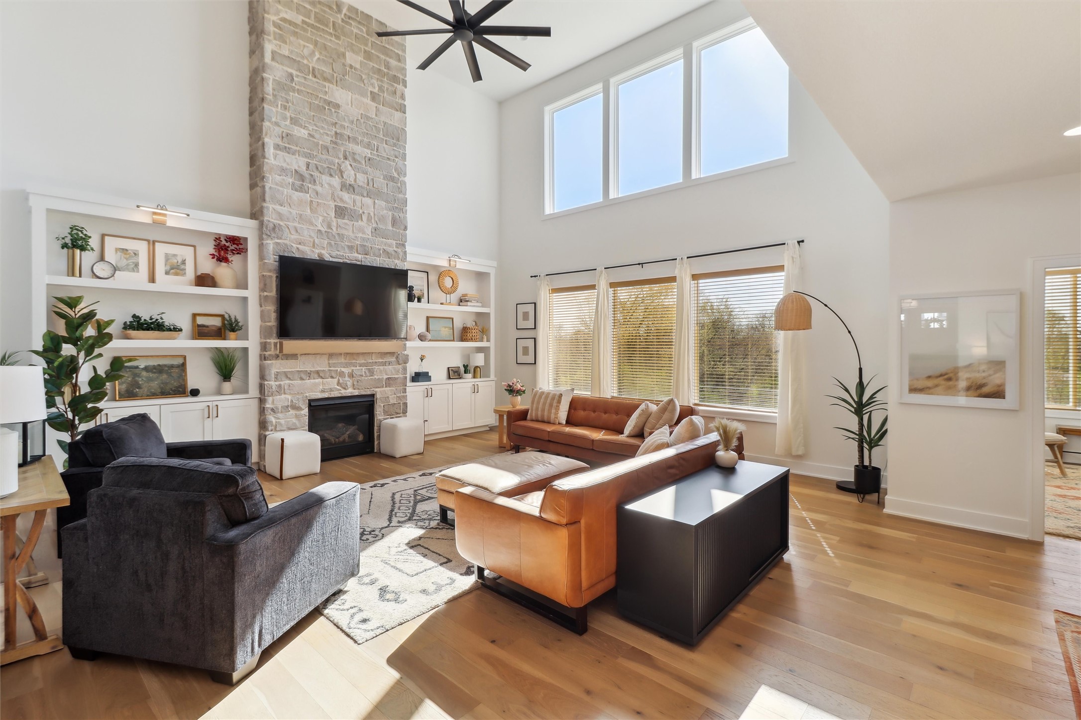 50111 Real Estate Listings Main Image