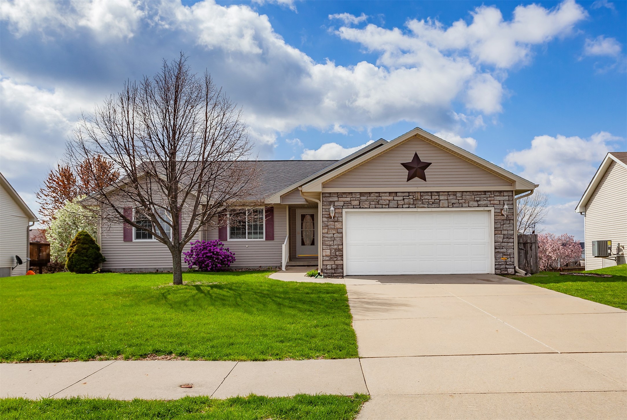 6125 Goldfinch Drive Property Photo
