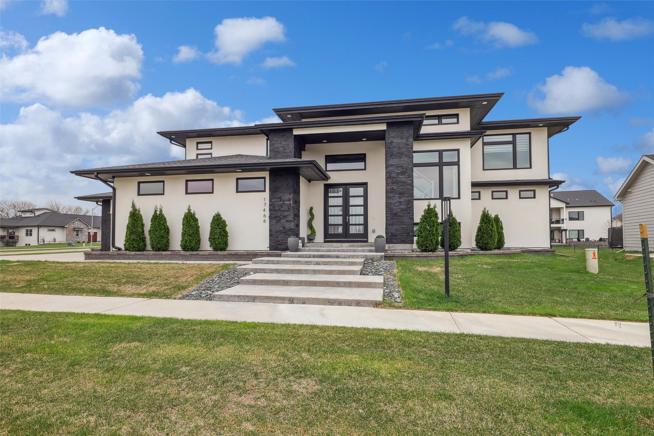 17466 Berkshire Parkway Property Photo