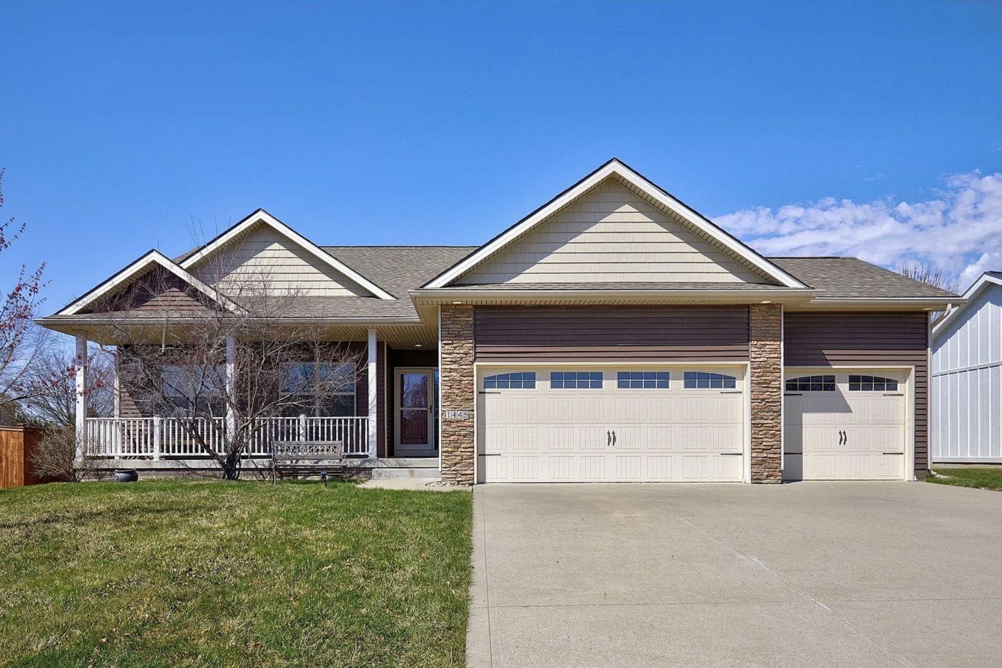 1445 Se Traden Drive Property Photo