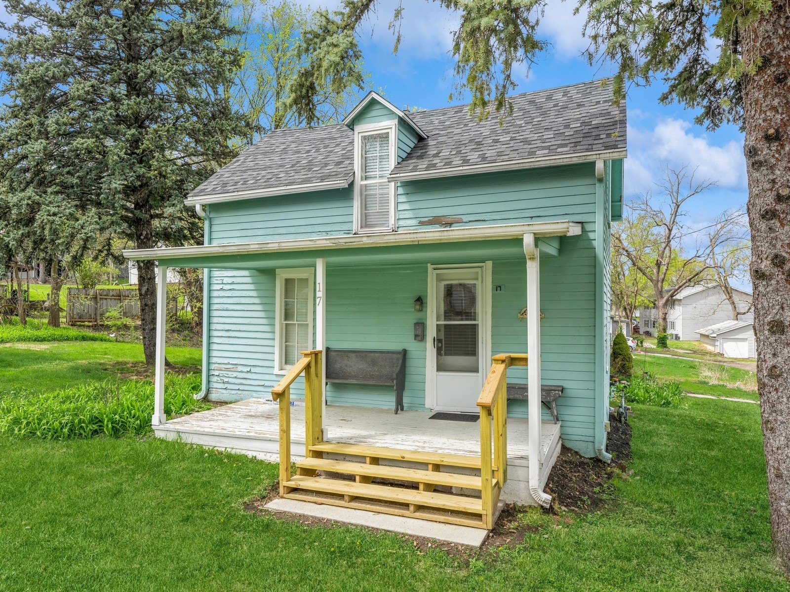 17 N Iowa Street Property Photo