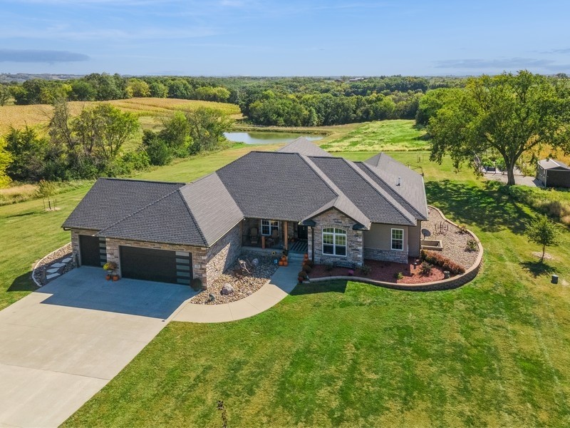 St Charles Real Estate Listings Main Image