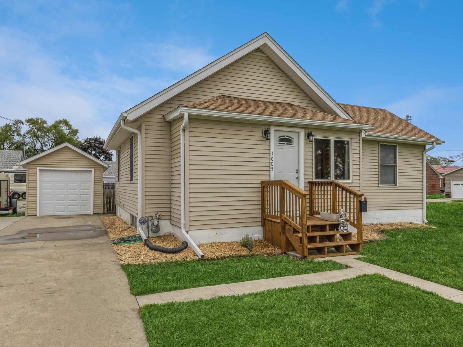1005 W Jones Street Property Photo