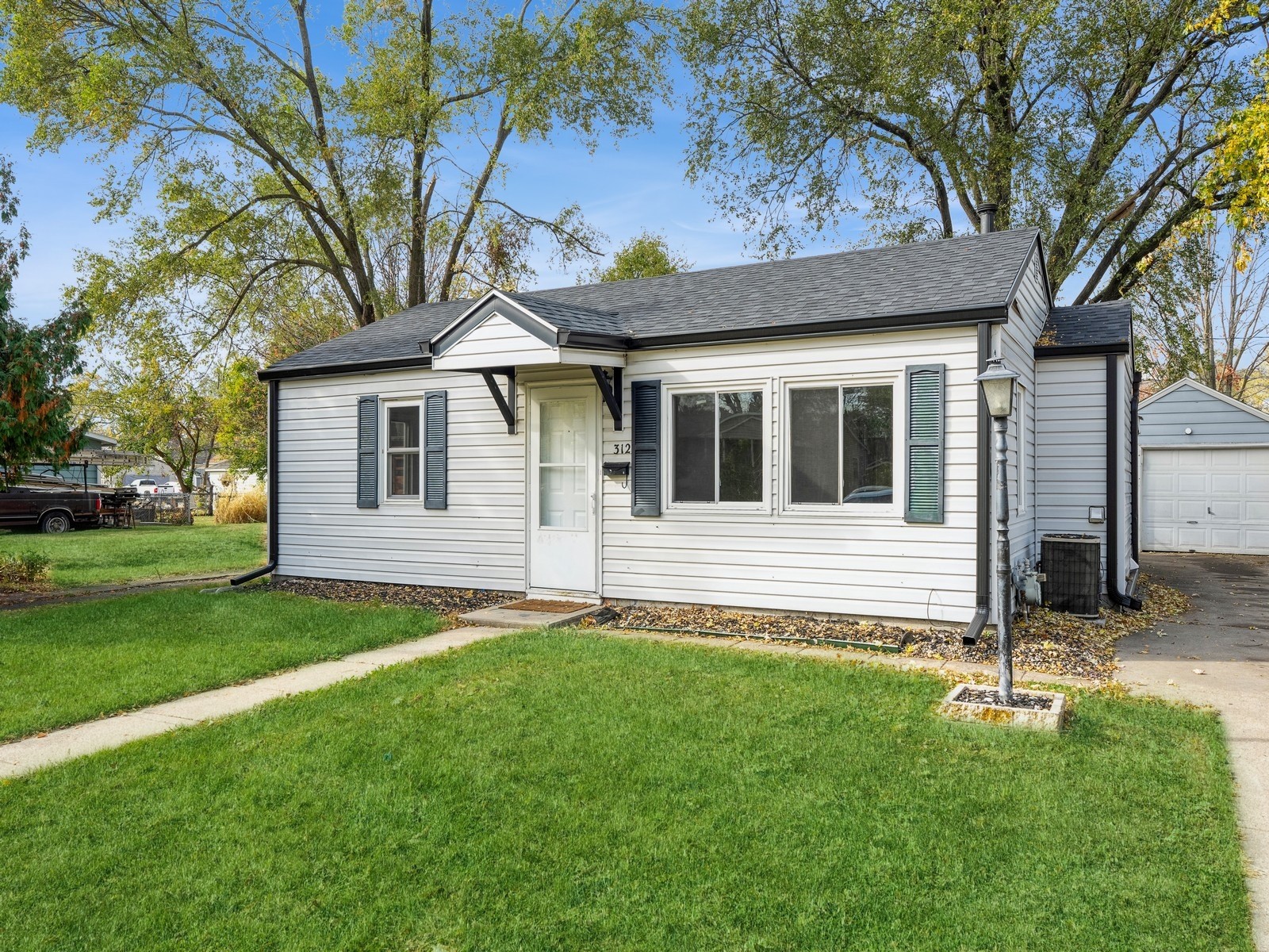 312 2nd Street Property Photo