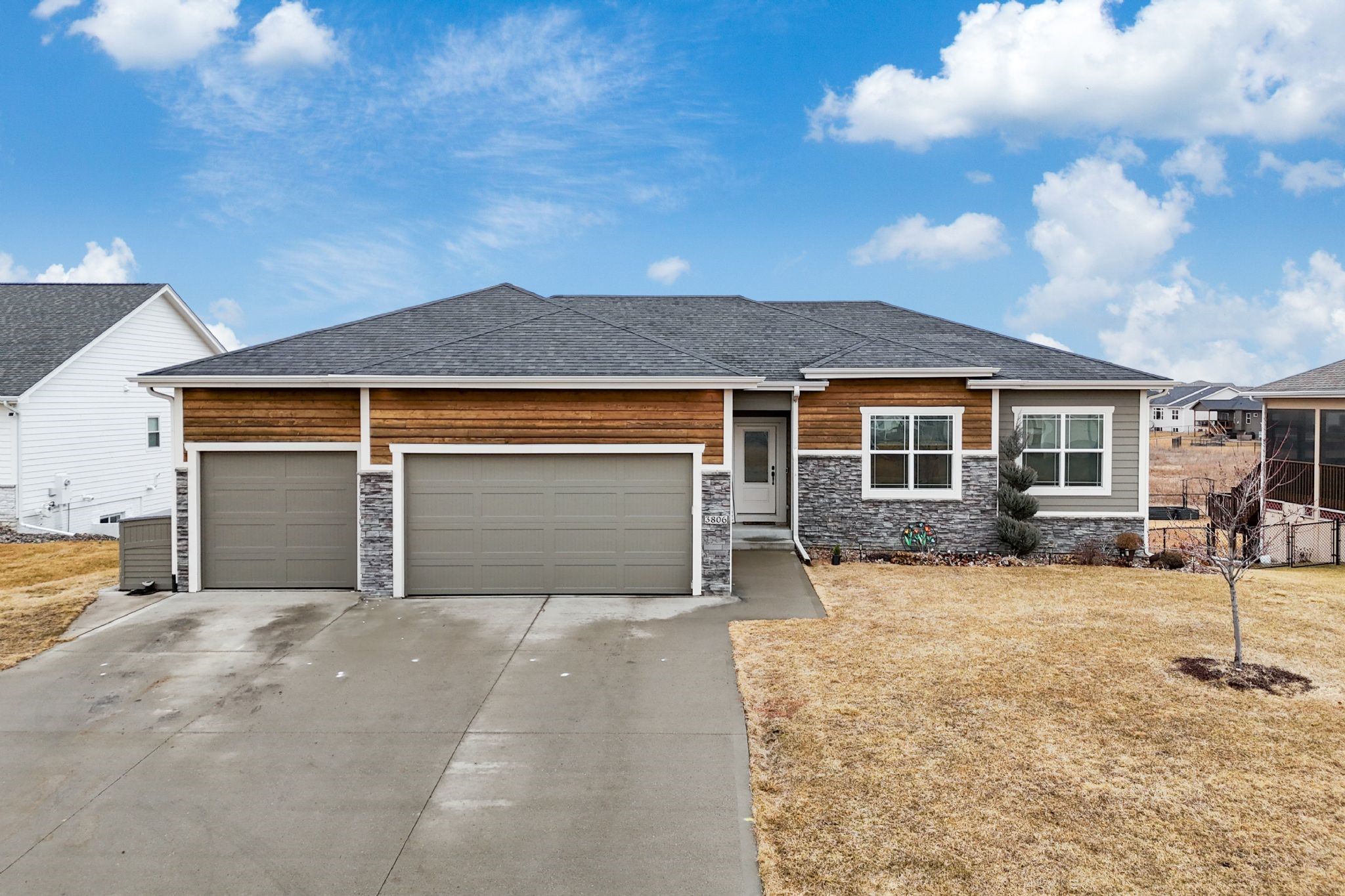 3806 Nw Applewood Court Property Photo