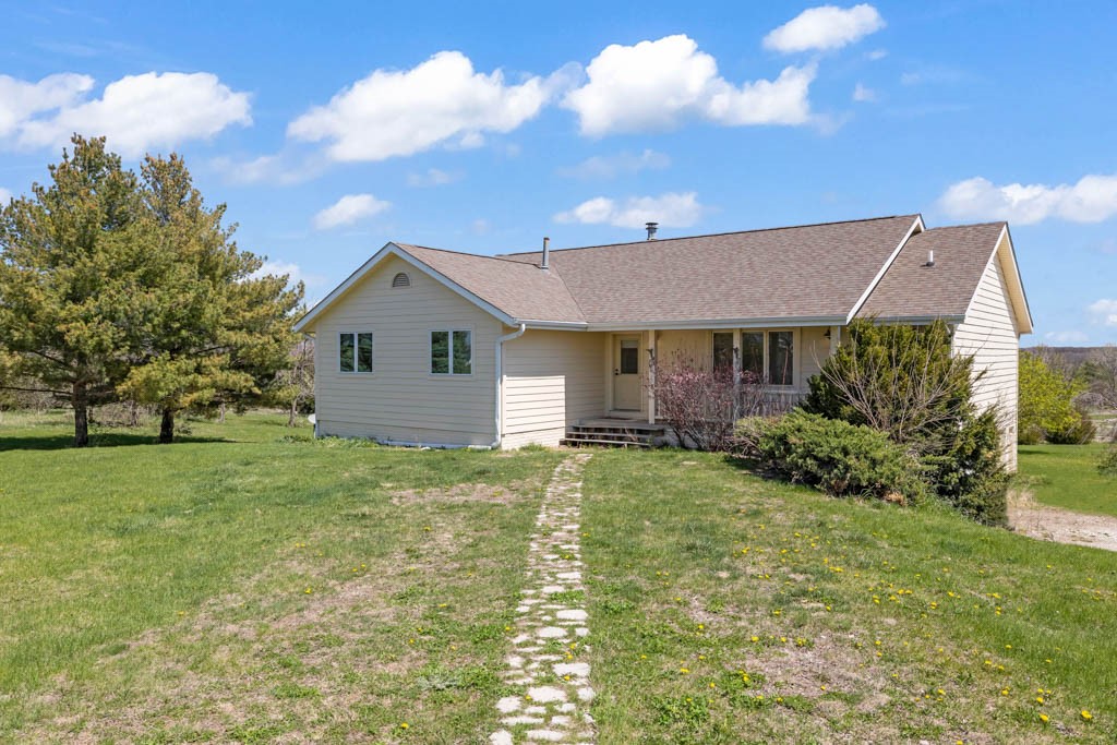30570 Old Portland Road Property Photo