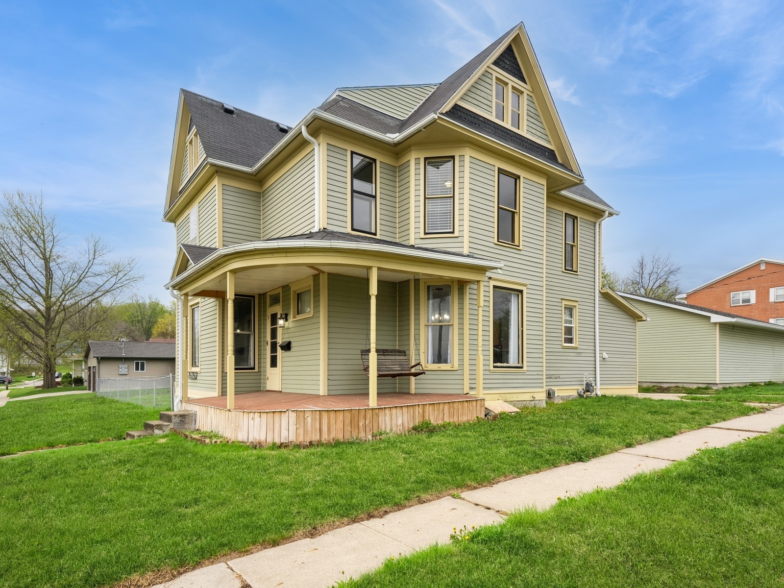 203 E Front Street Property Photo