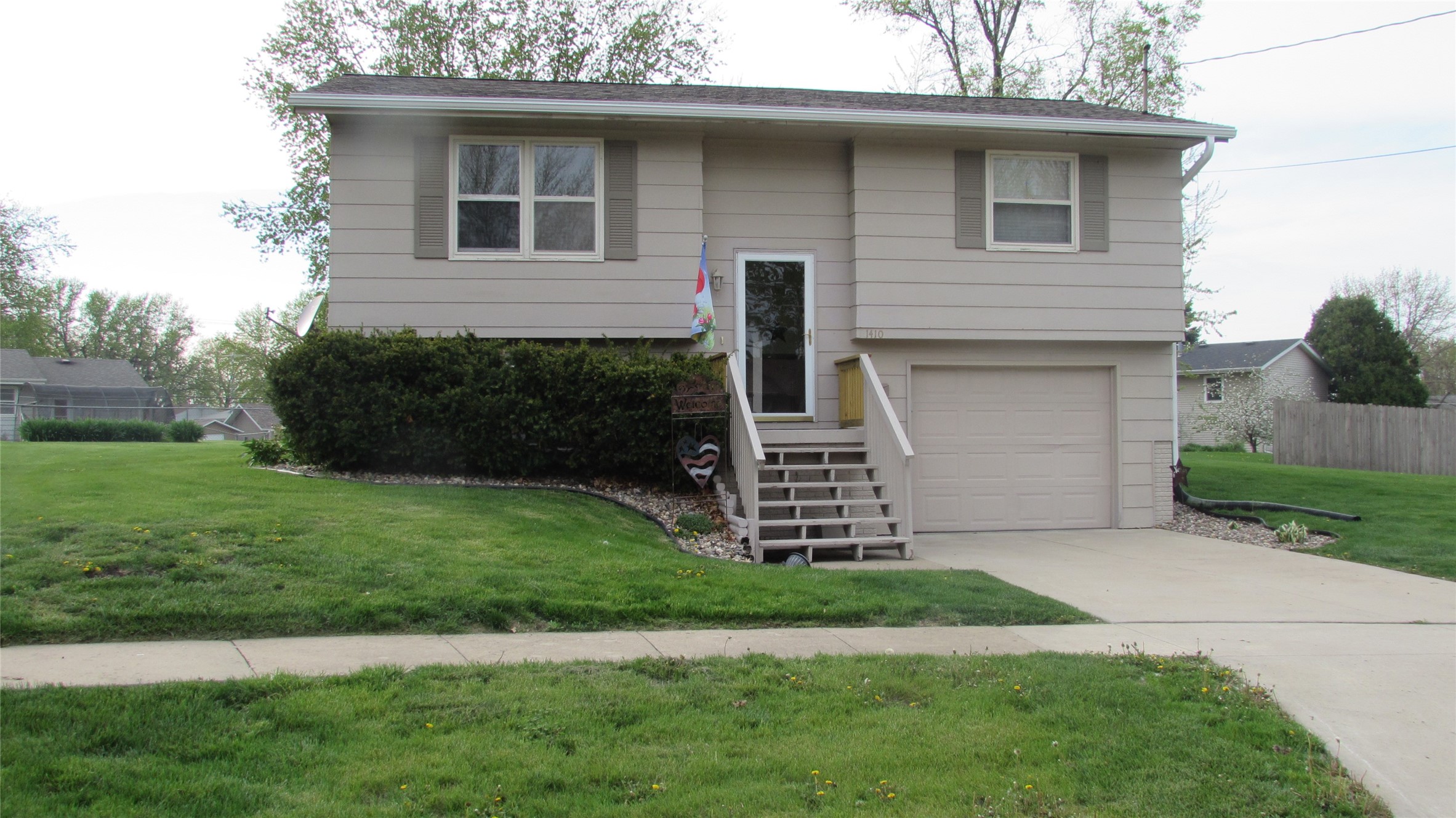 1410 N Depot Street Property Photo