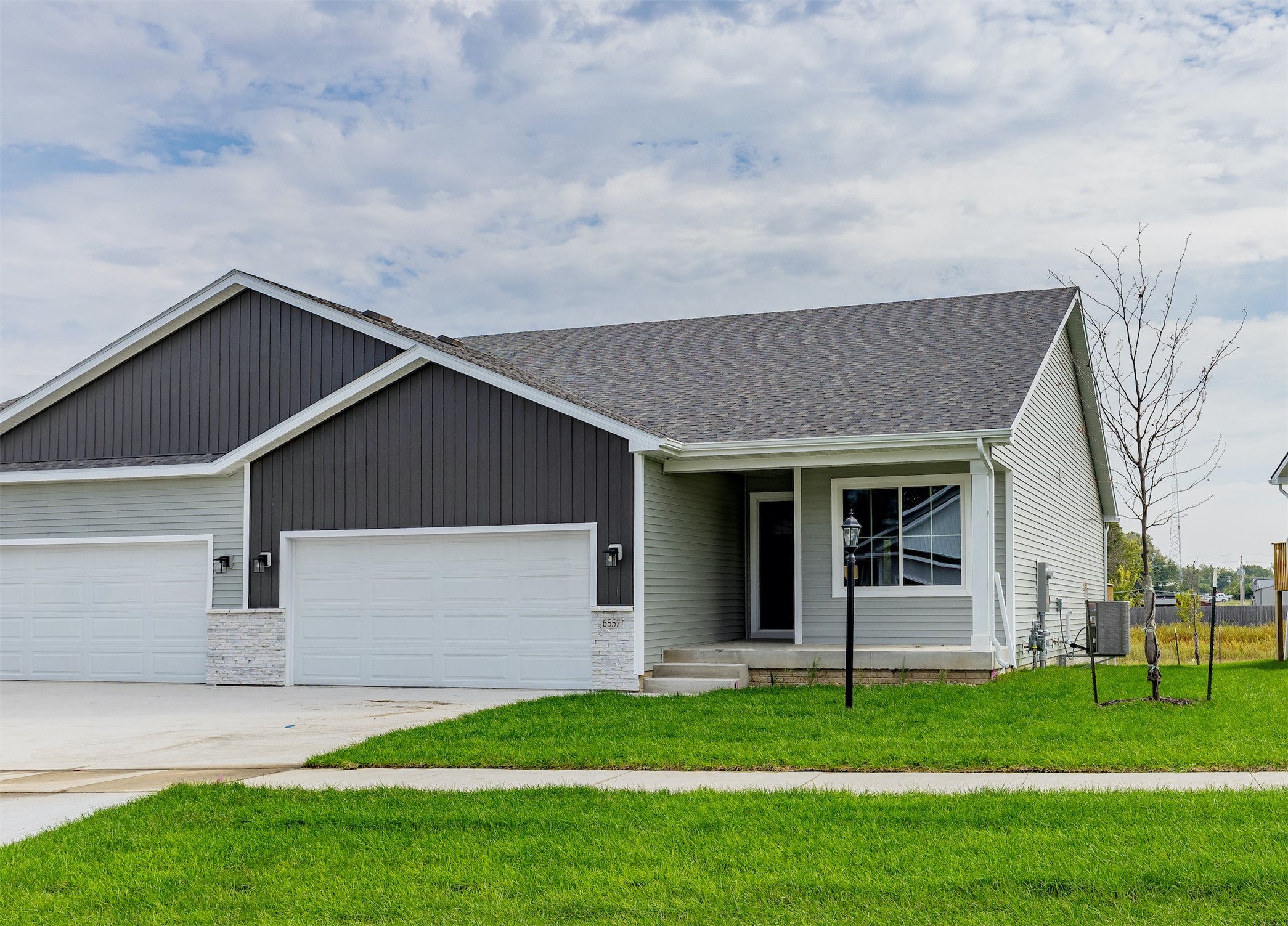 6557 Ne 11th Court Property Photo 1