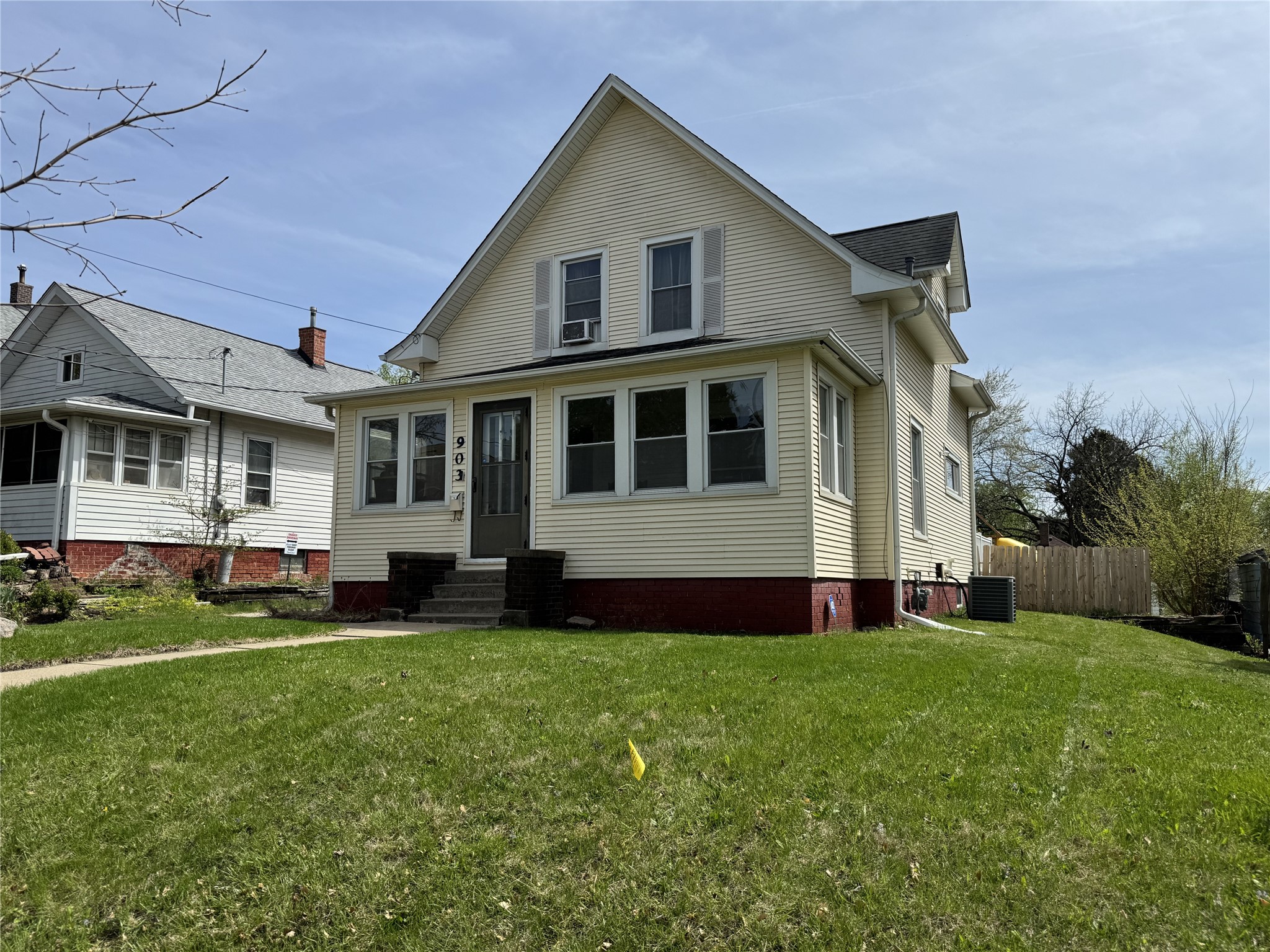 903 Morton Avenue Property Photo